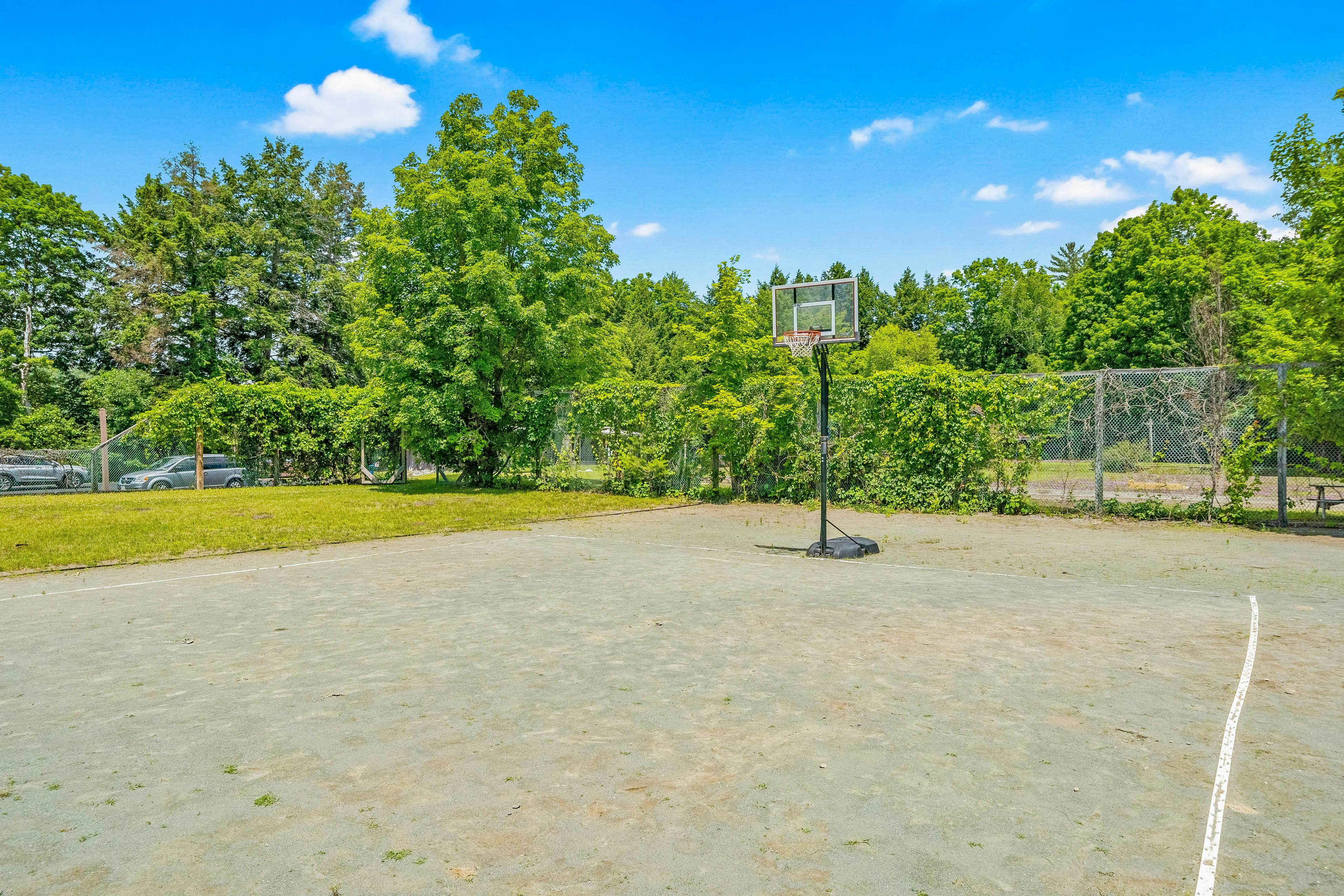 Cozy Condo by Tripp Lake 1 BD Warrensburg, NY Vacation Rental Vacasa