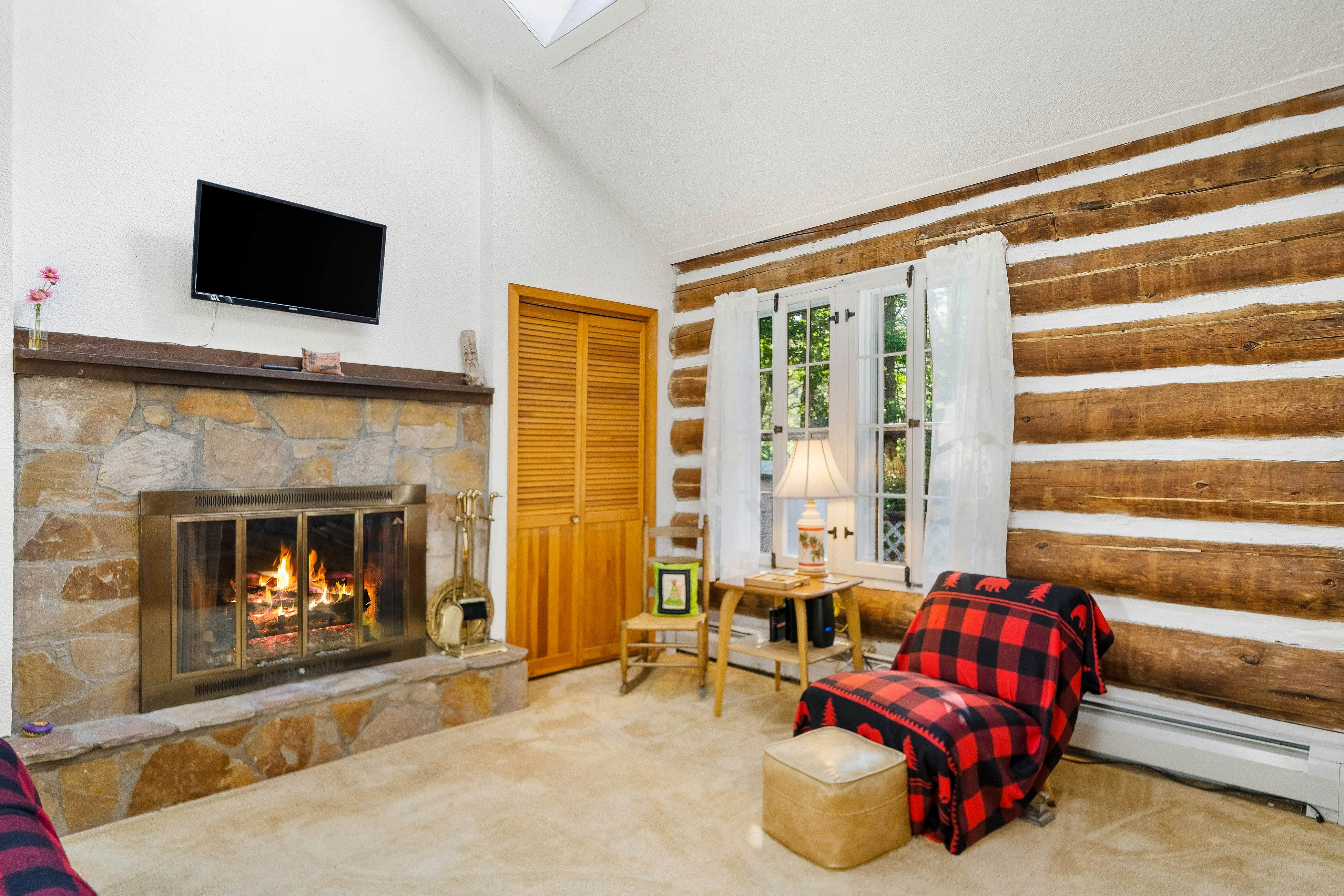 Cozy Condo by Tripp Lake 1 BD Warrensburg, NY Vacation Rental Vacasa