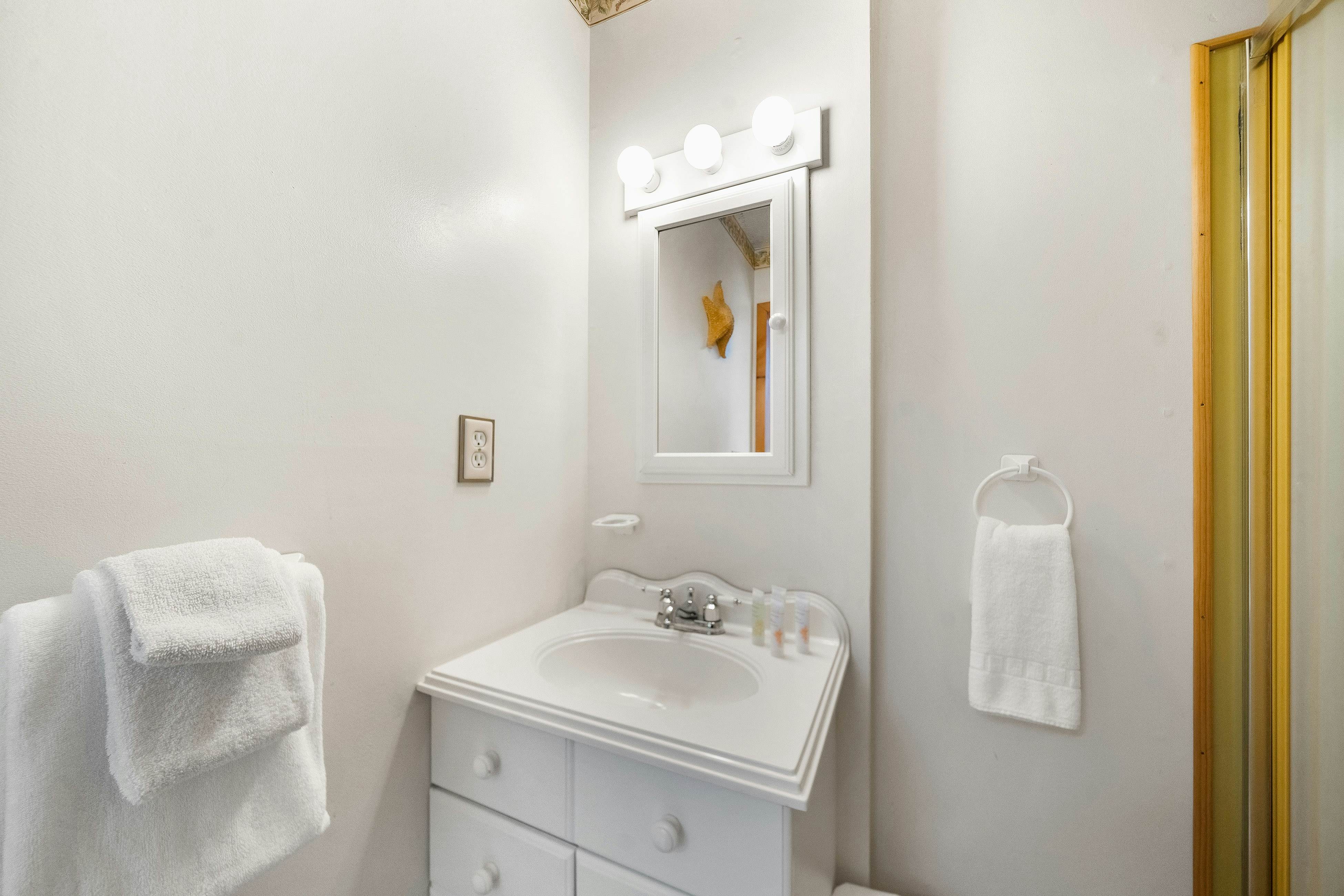 Cozy Condo by Tripp Lake 1 BD Warrensburg, NY Vacation Rental Vacasa