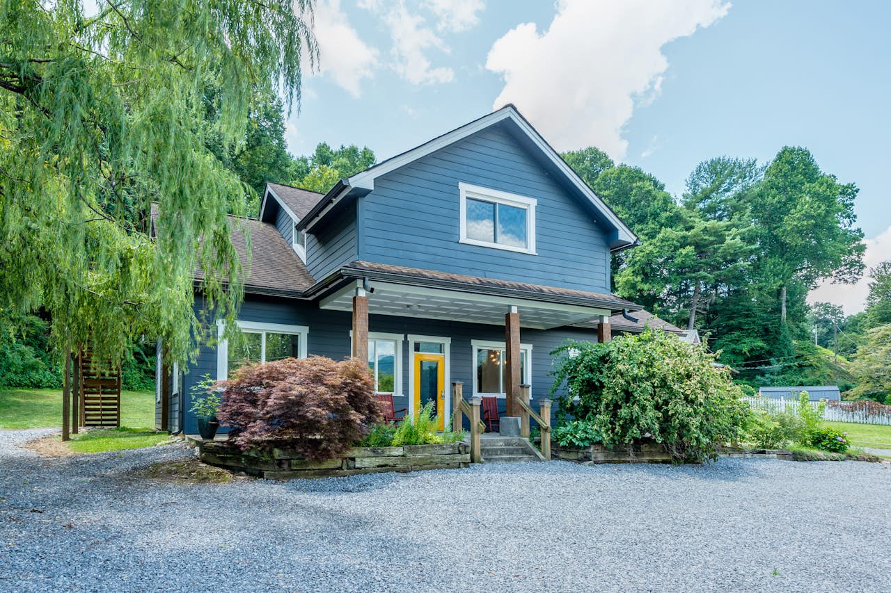 Old Lytle Cove Rd Upper Unit 1 BD Swannanoa, NC Vacation Rental