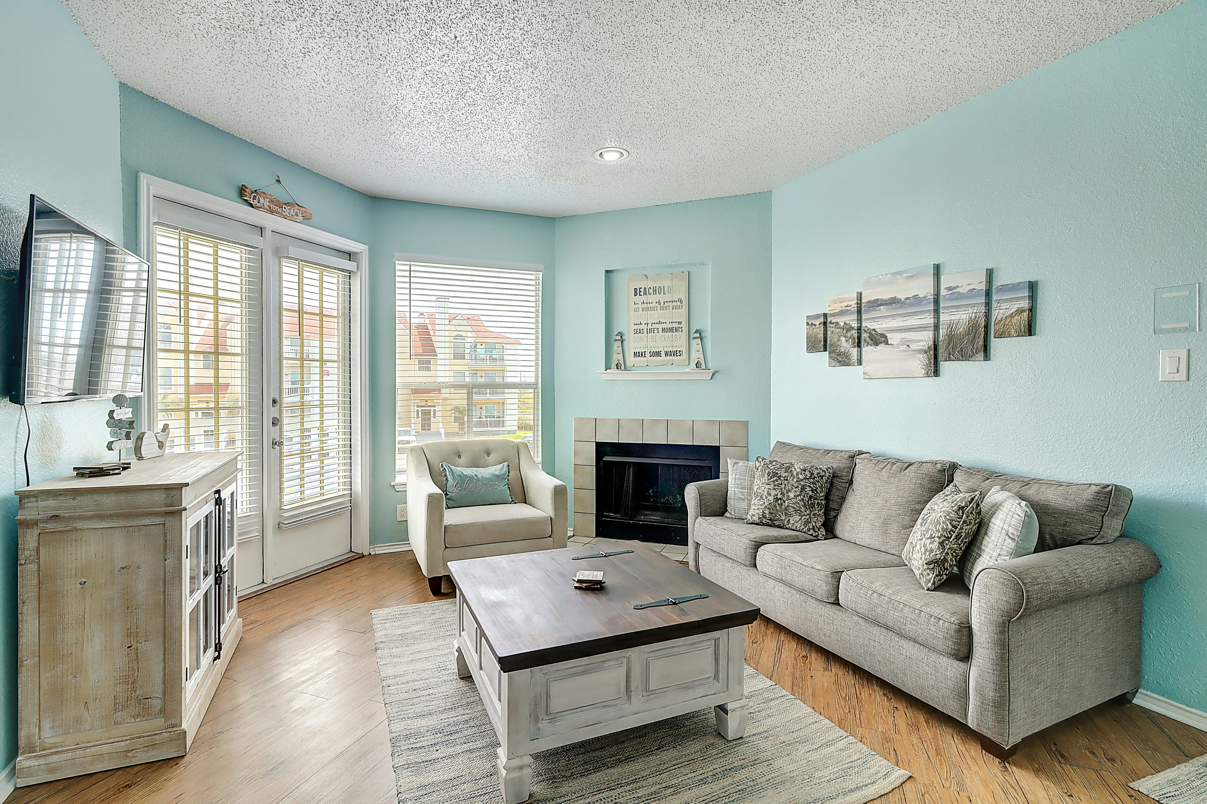 Beach Club - Turtle Ranch