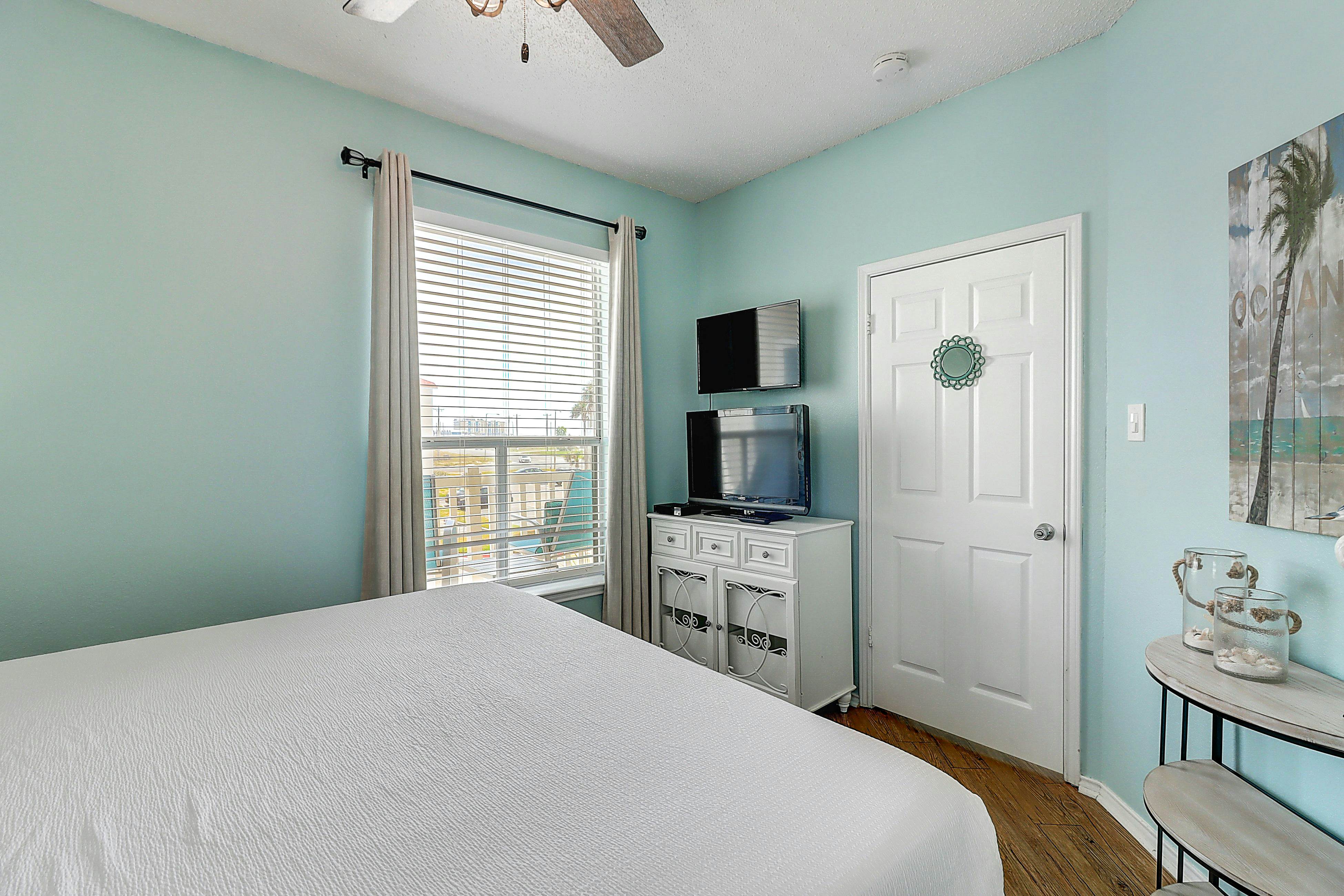 Beach Club - Turtle Ranch