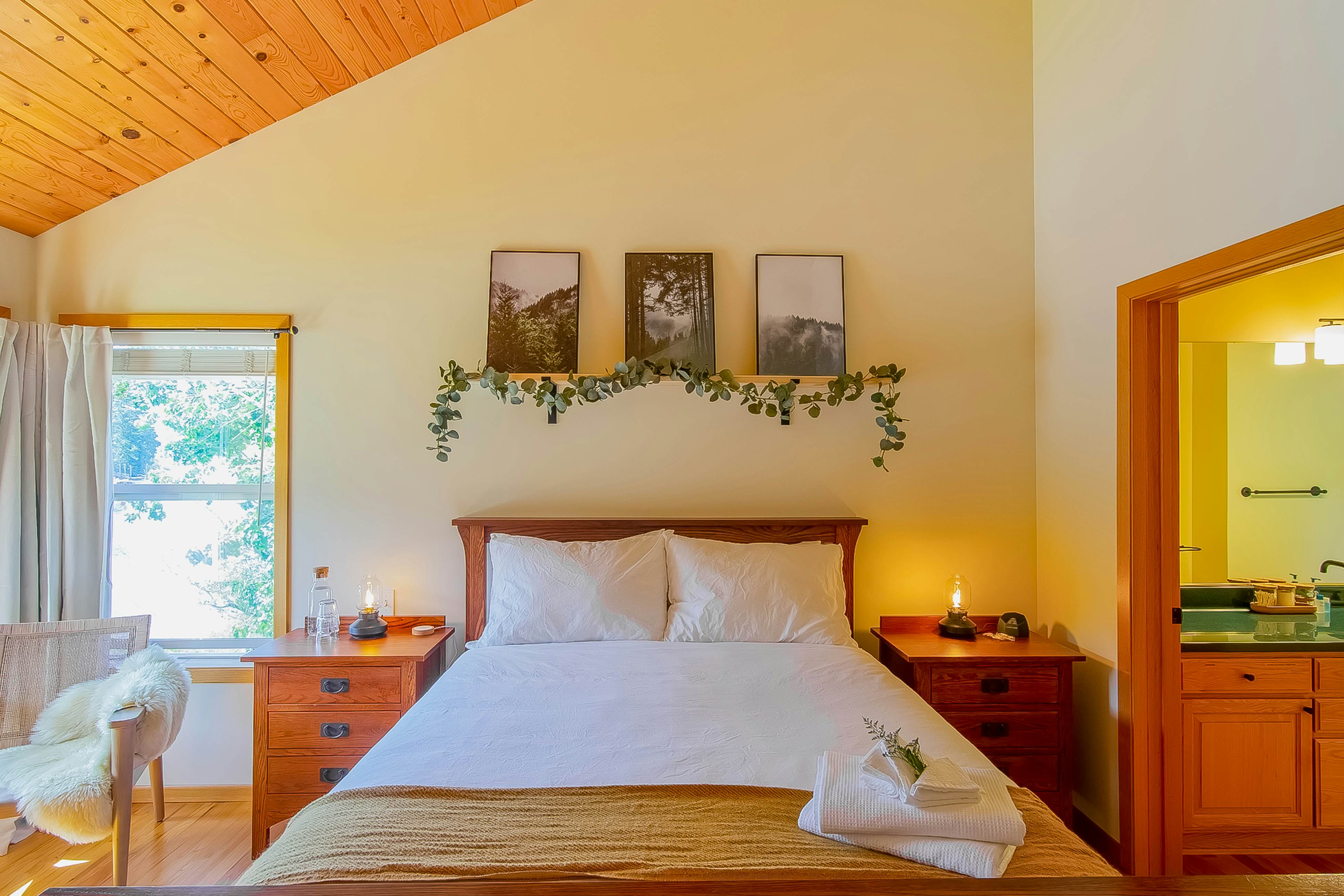 Siuslaw River House 2 BD Mapleton, OR Vacation Rental Vacasa