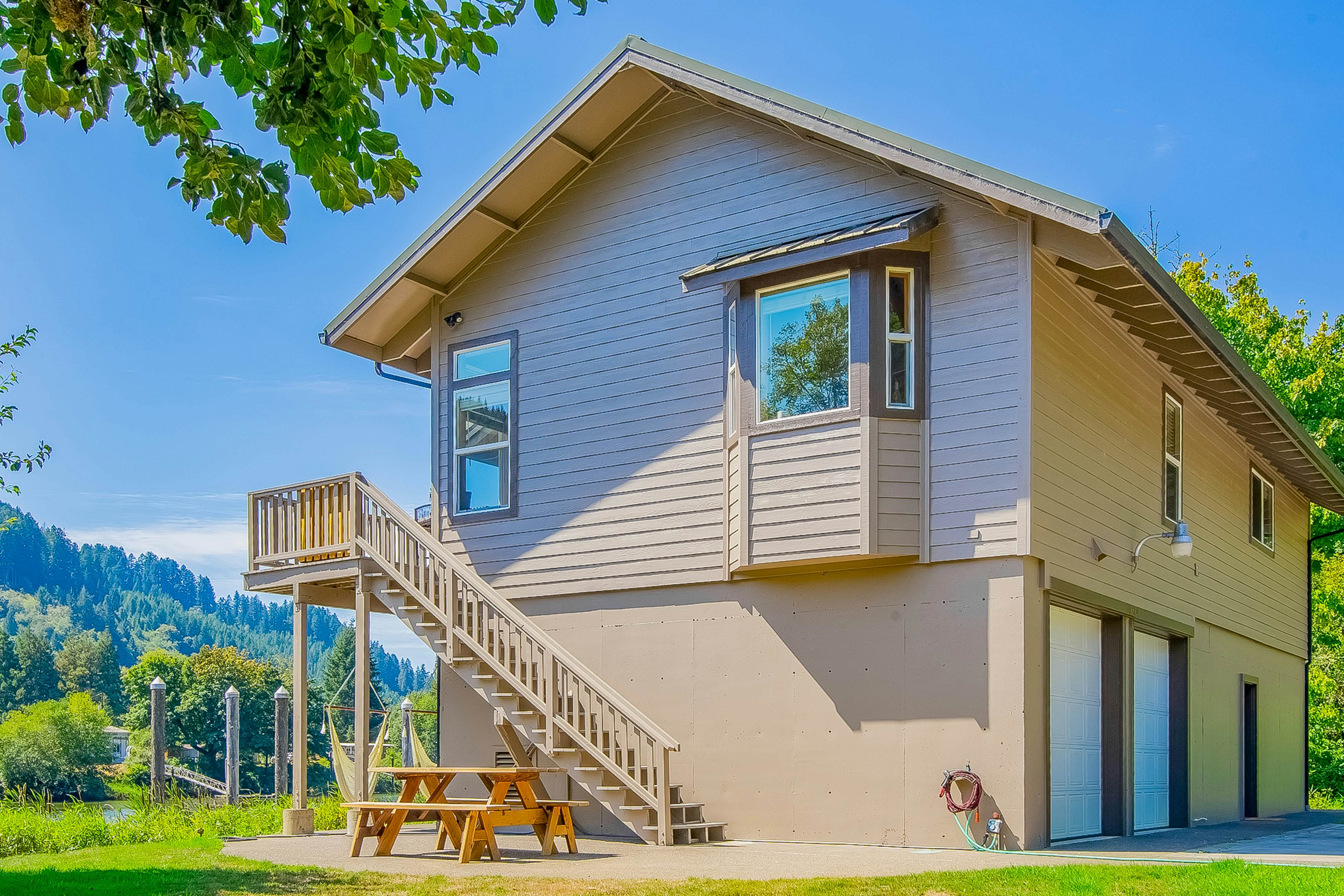 Siuslaw River House 2 BD Mapleton, OR Vacation Rental Vacasa