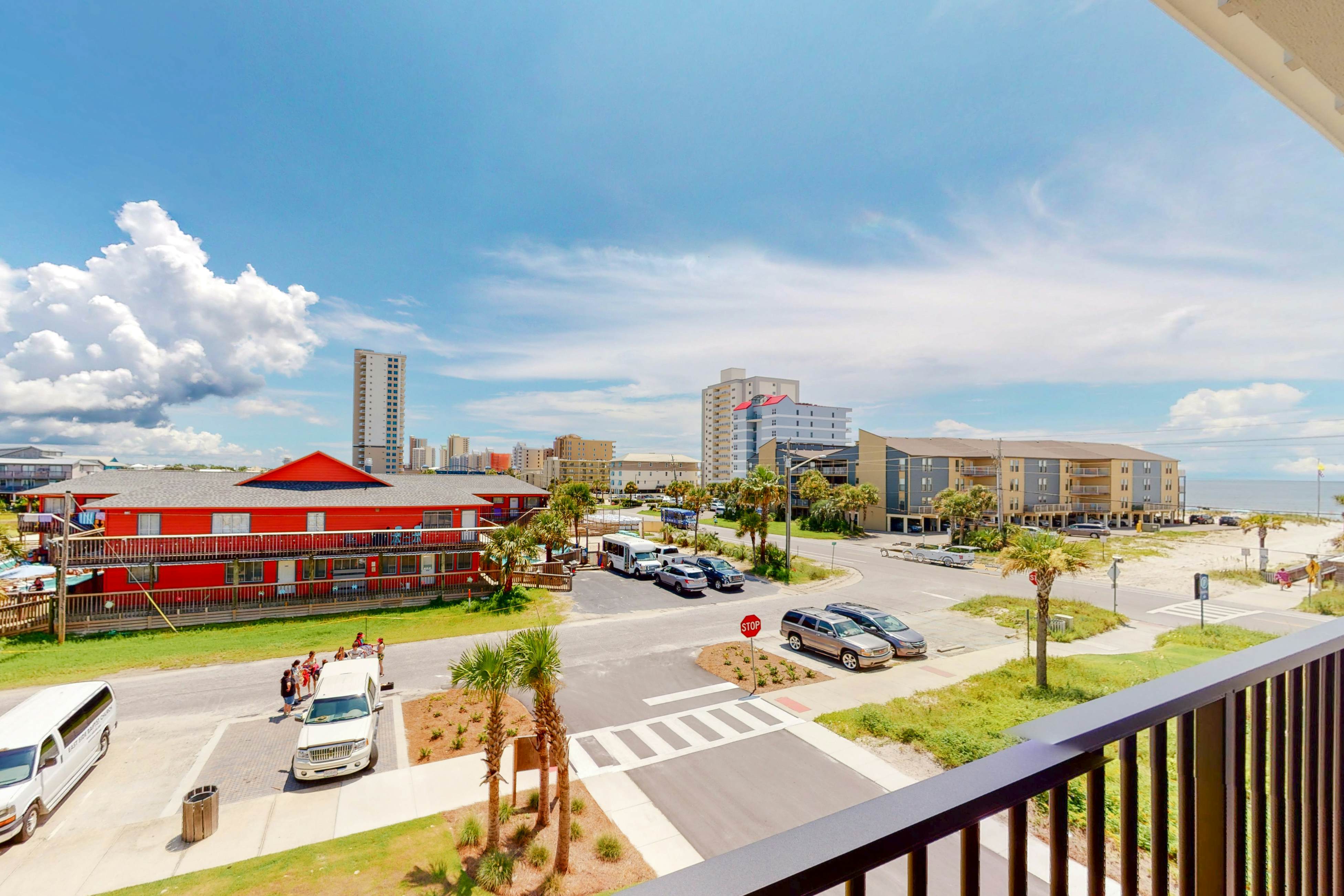 Coastal Charm 4 BD Gulf Shores, AL Vacation Rental Vacasa