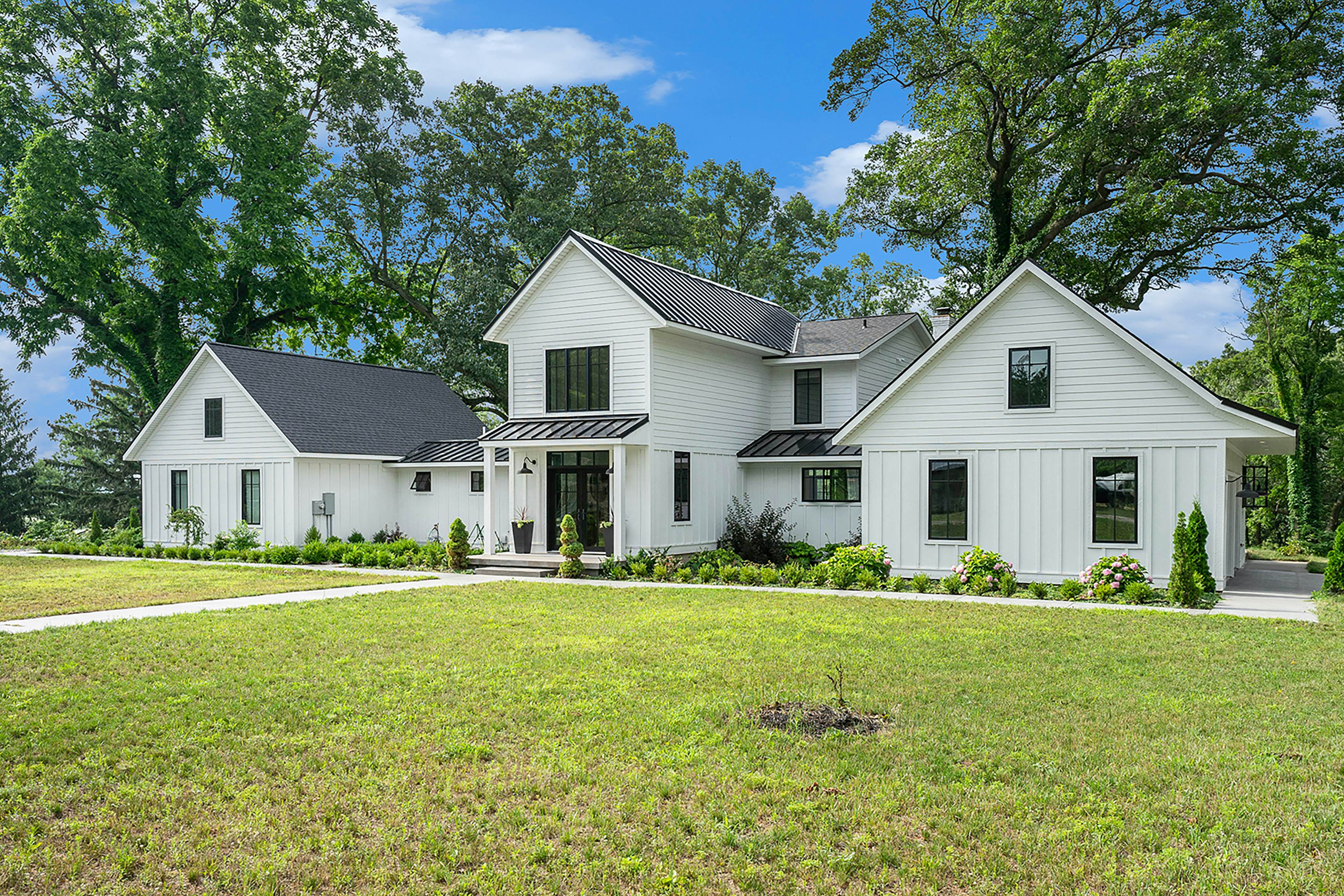 Saugatuck Vacation Rentals, Cottage Rentals, Cabins Vacasa