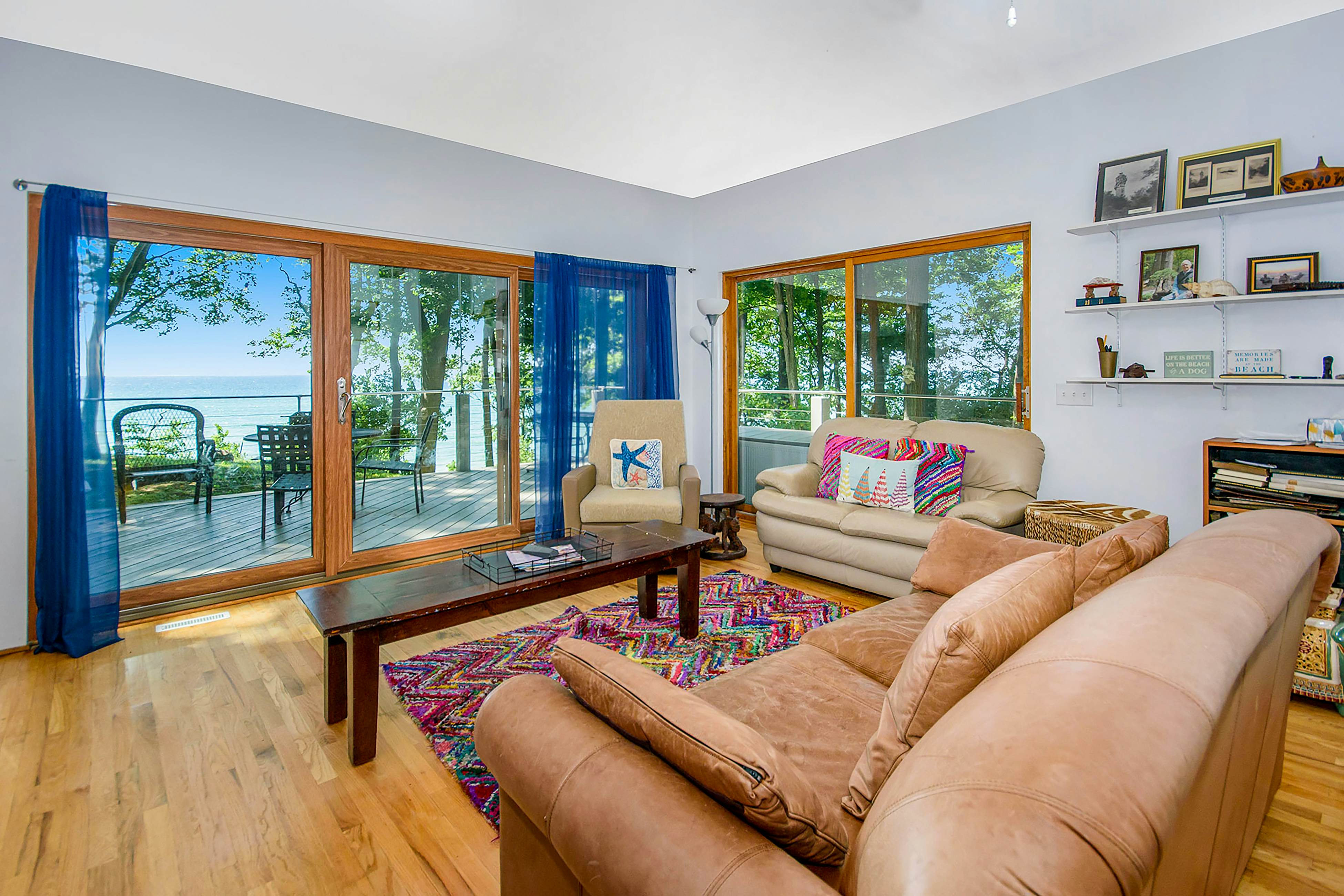 Jacobia Lakefront Retreat