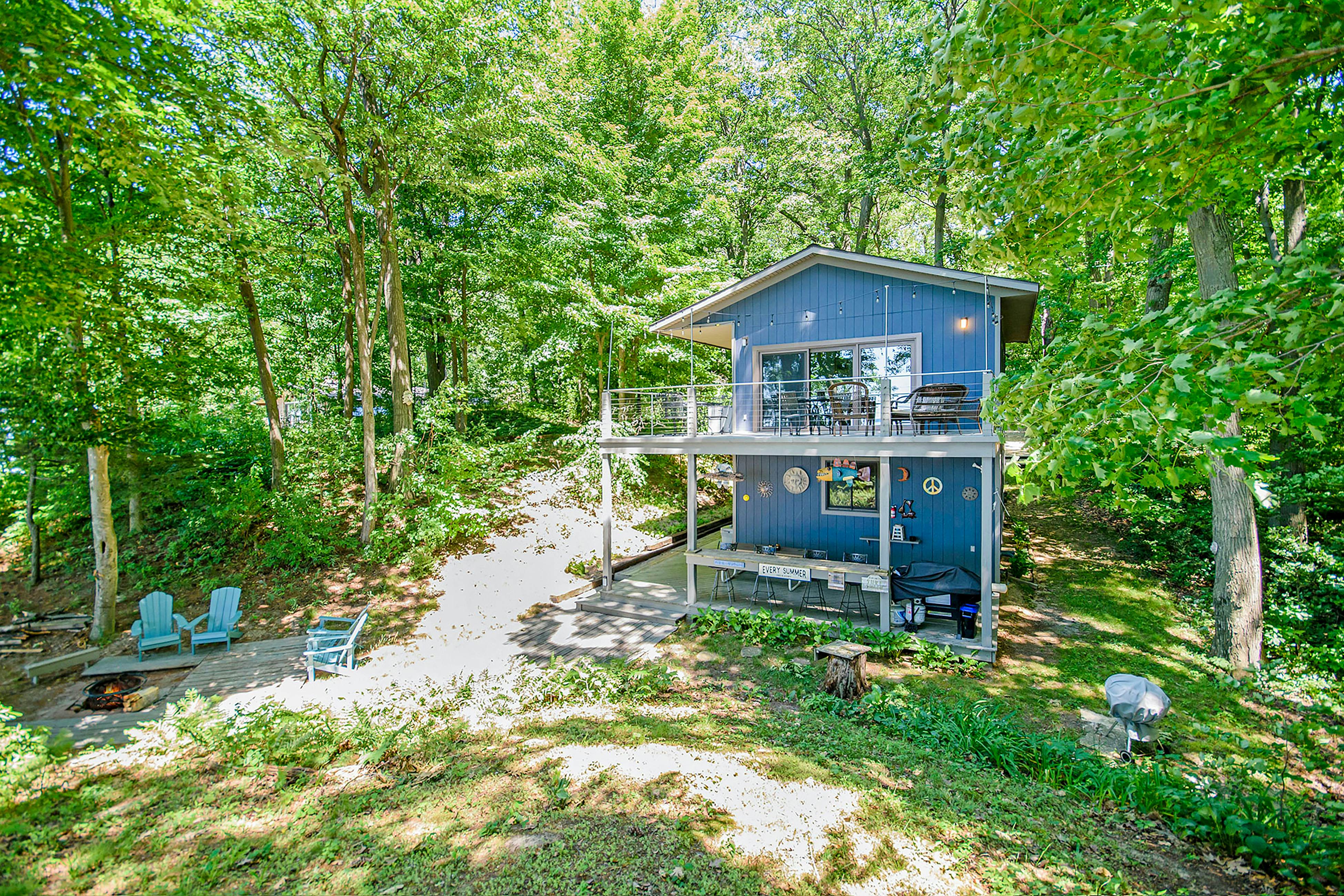 Jacobia Lakefront Retreat