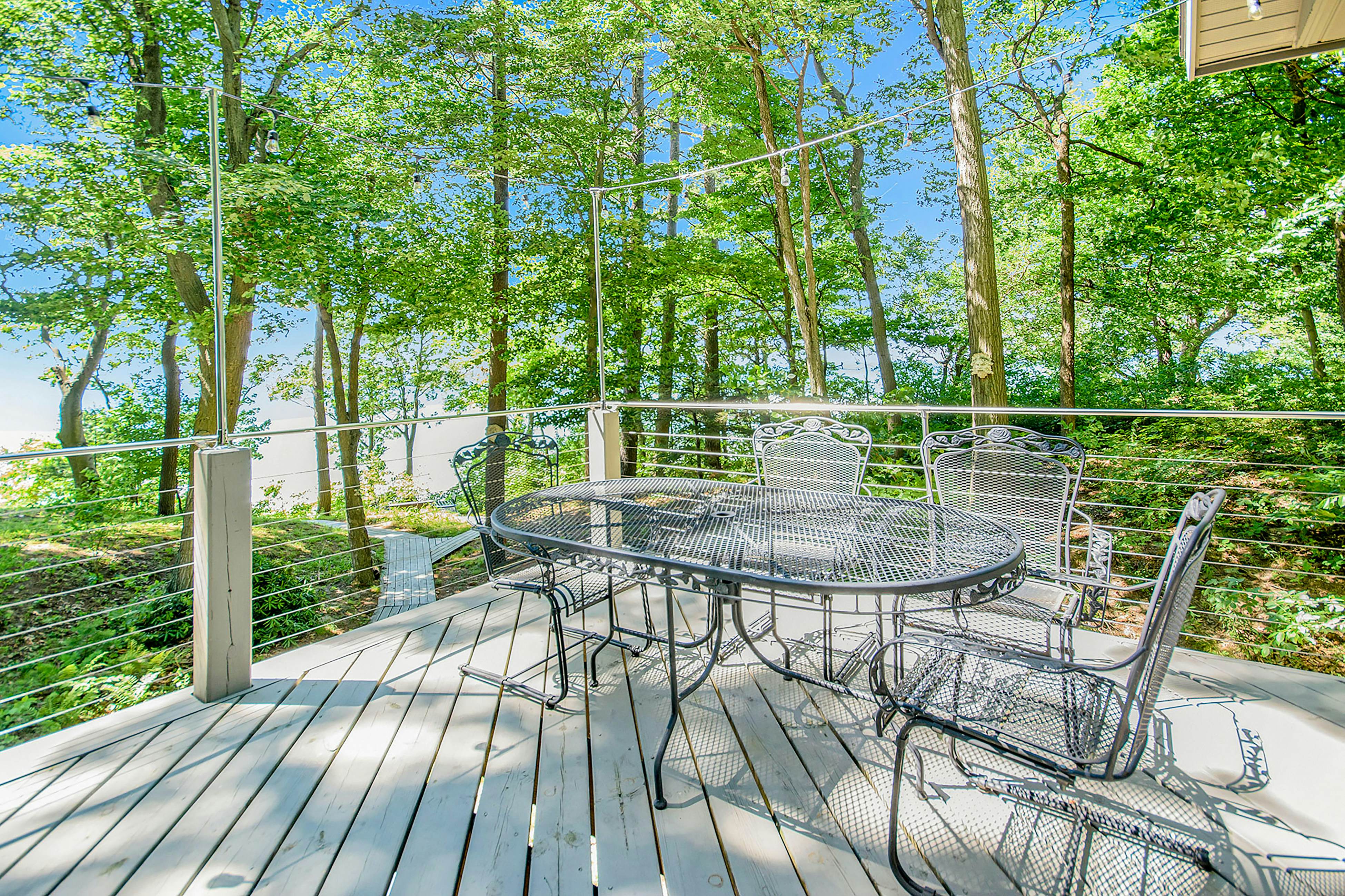 Jacobia Lakefront Retreat