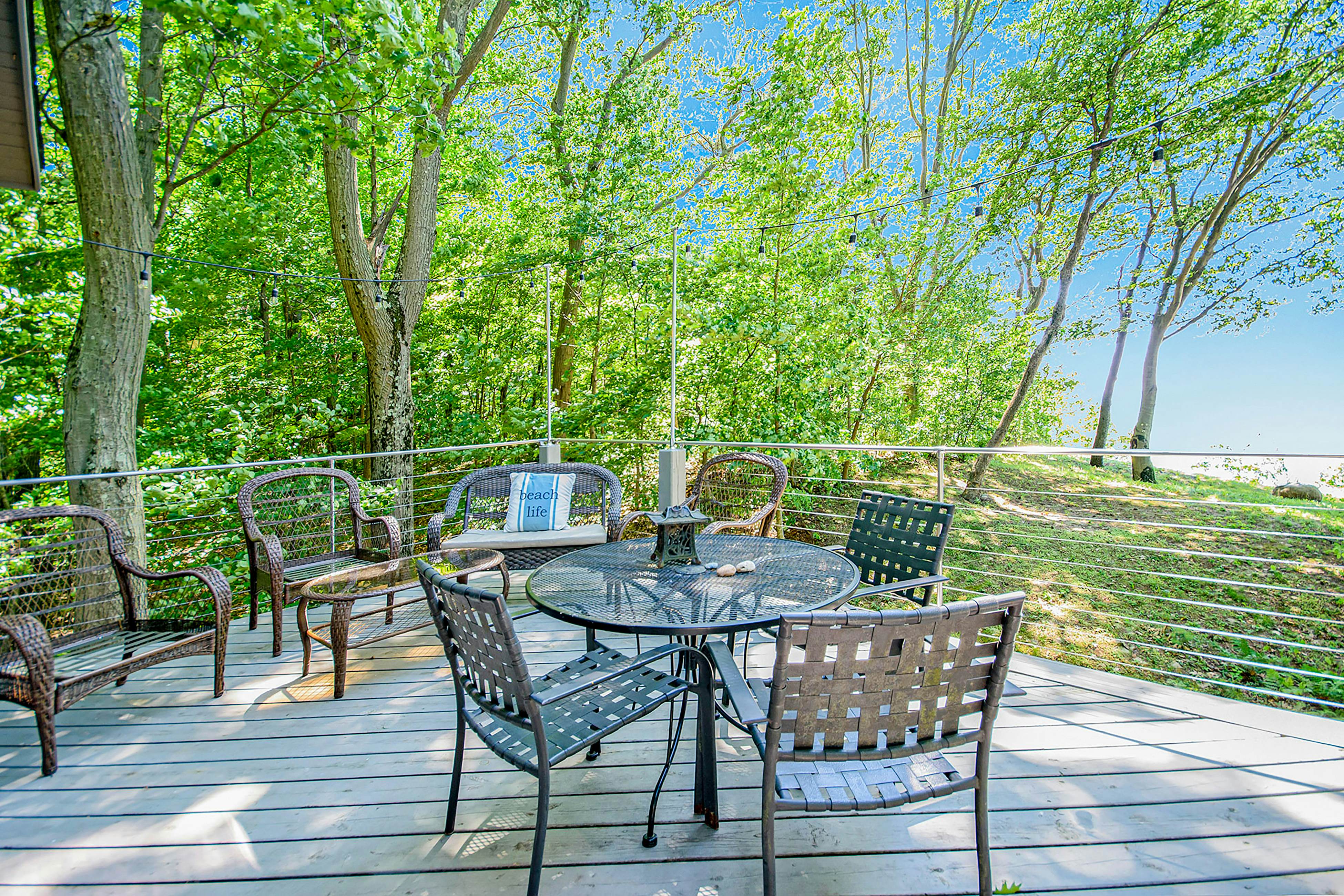 Jacobia Lakefront Retreat