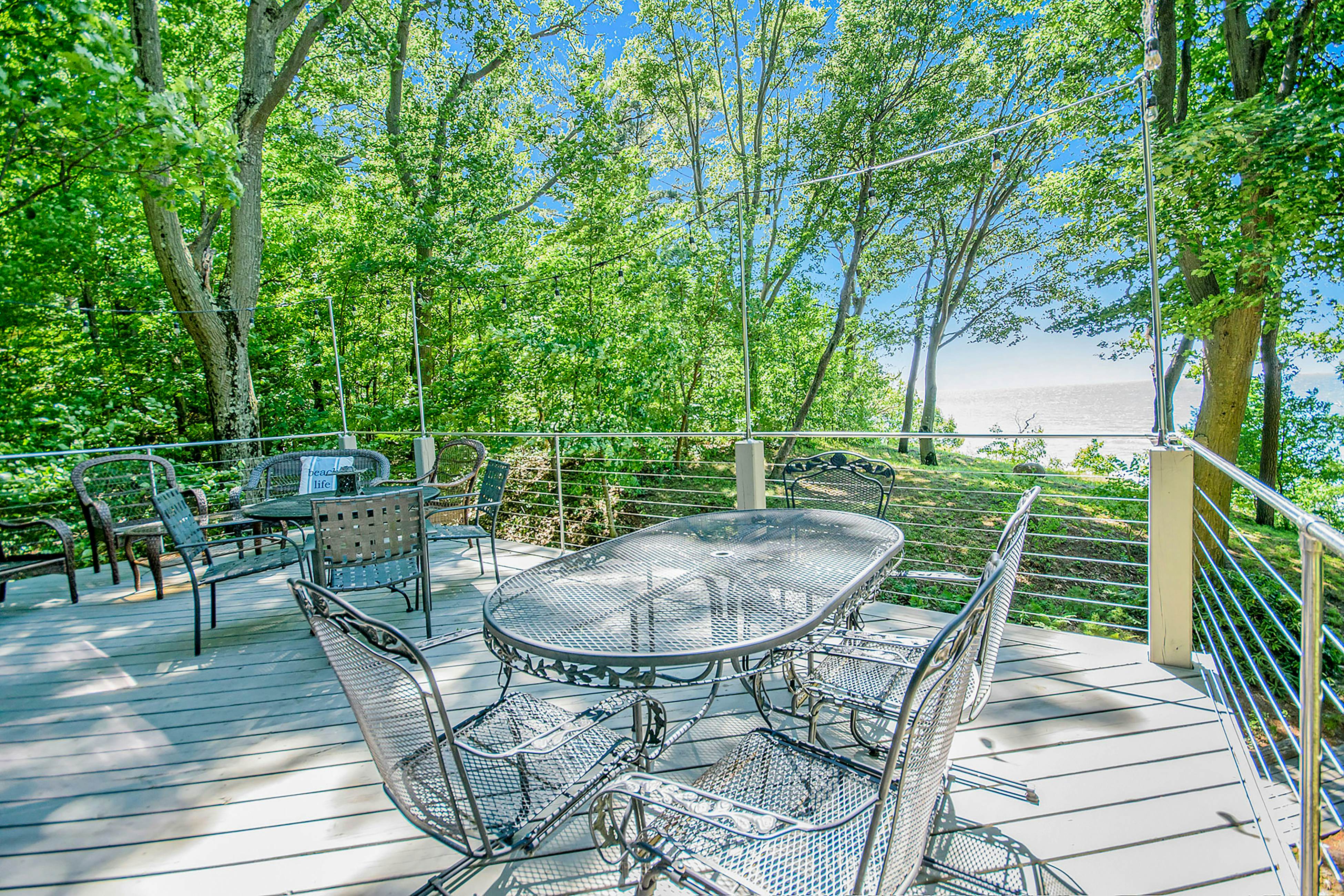 Jacobia Lakefront Retreat