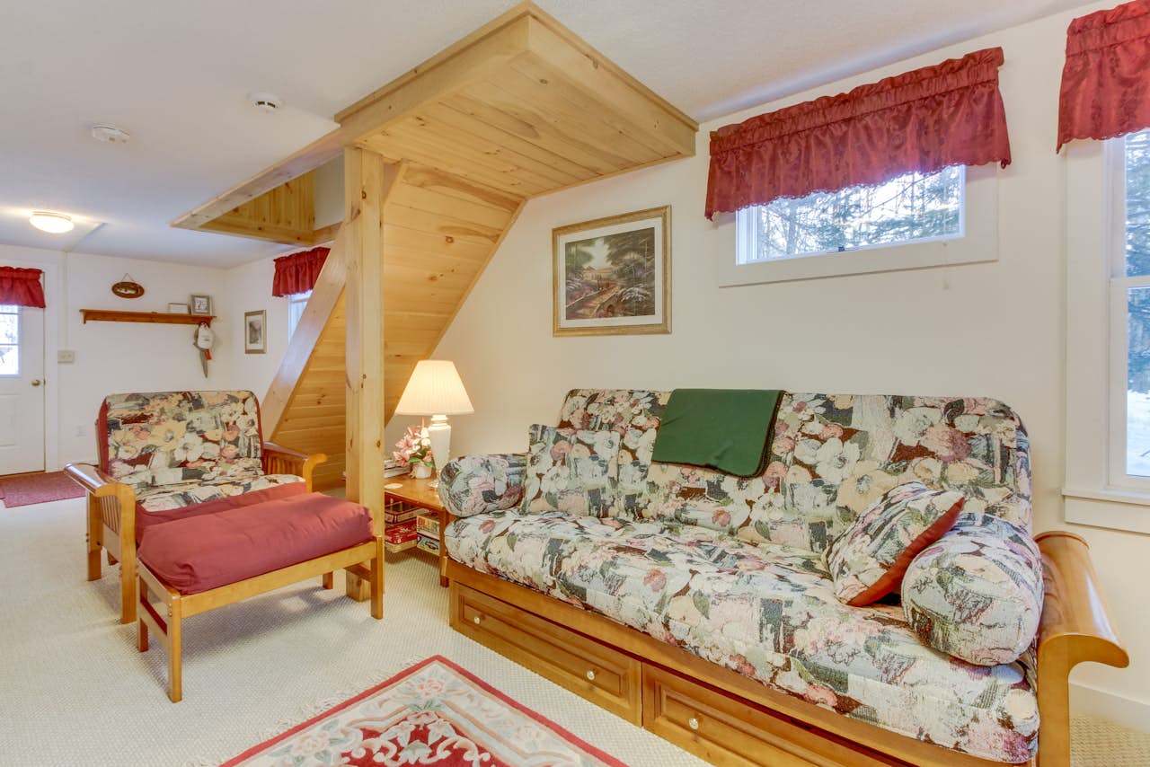 Sweet Pauline Cottage 1 BD Vacation Rental in Ludlow, VT Vacasa