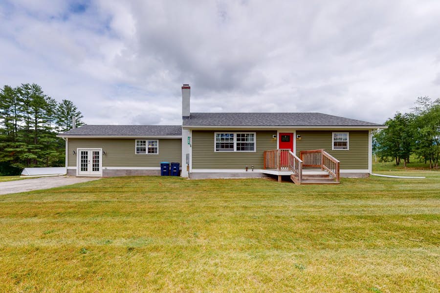 Randall Meadows 2 BD Pittsford, VT Vacation Rental Vacasa