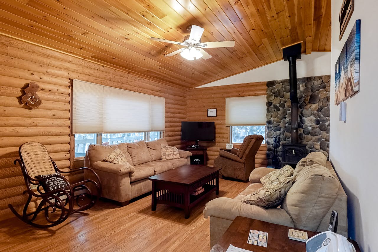 The Cozy Cabin 2 BD Albrightsville, PA Vacation Rental Vacasa