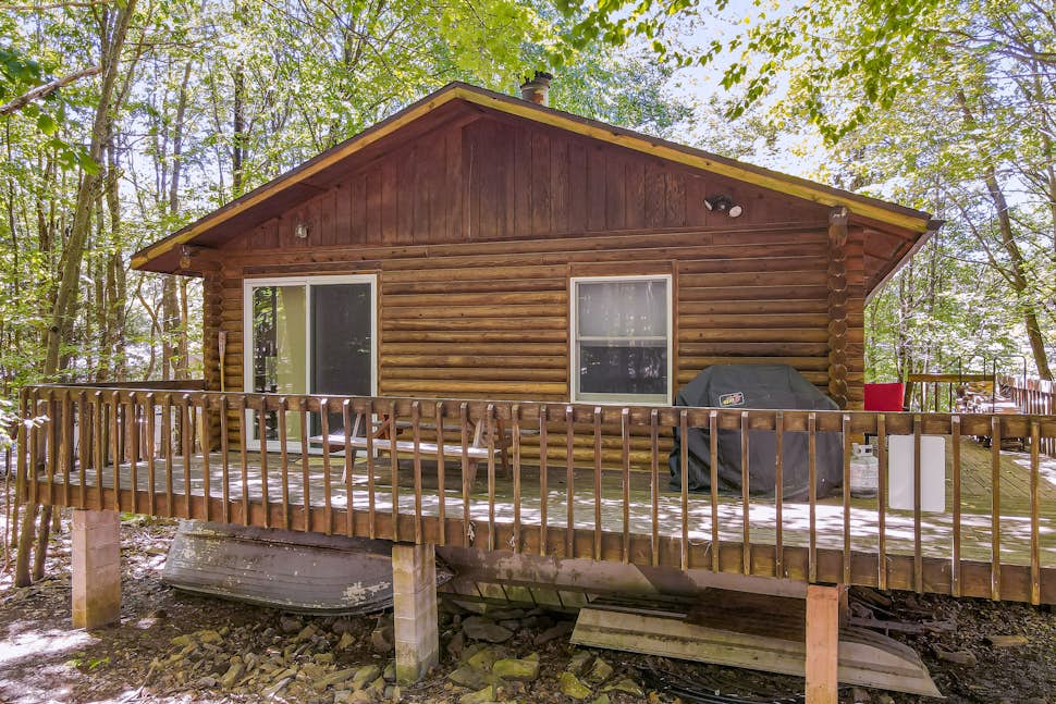 The Cozy Cabin 2 BD Albrightsville, PA Vacation Rental Vacasa