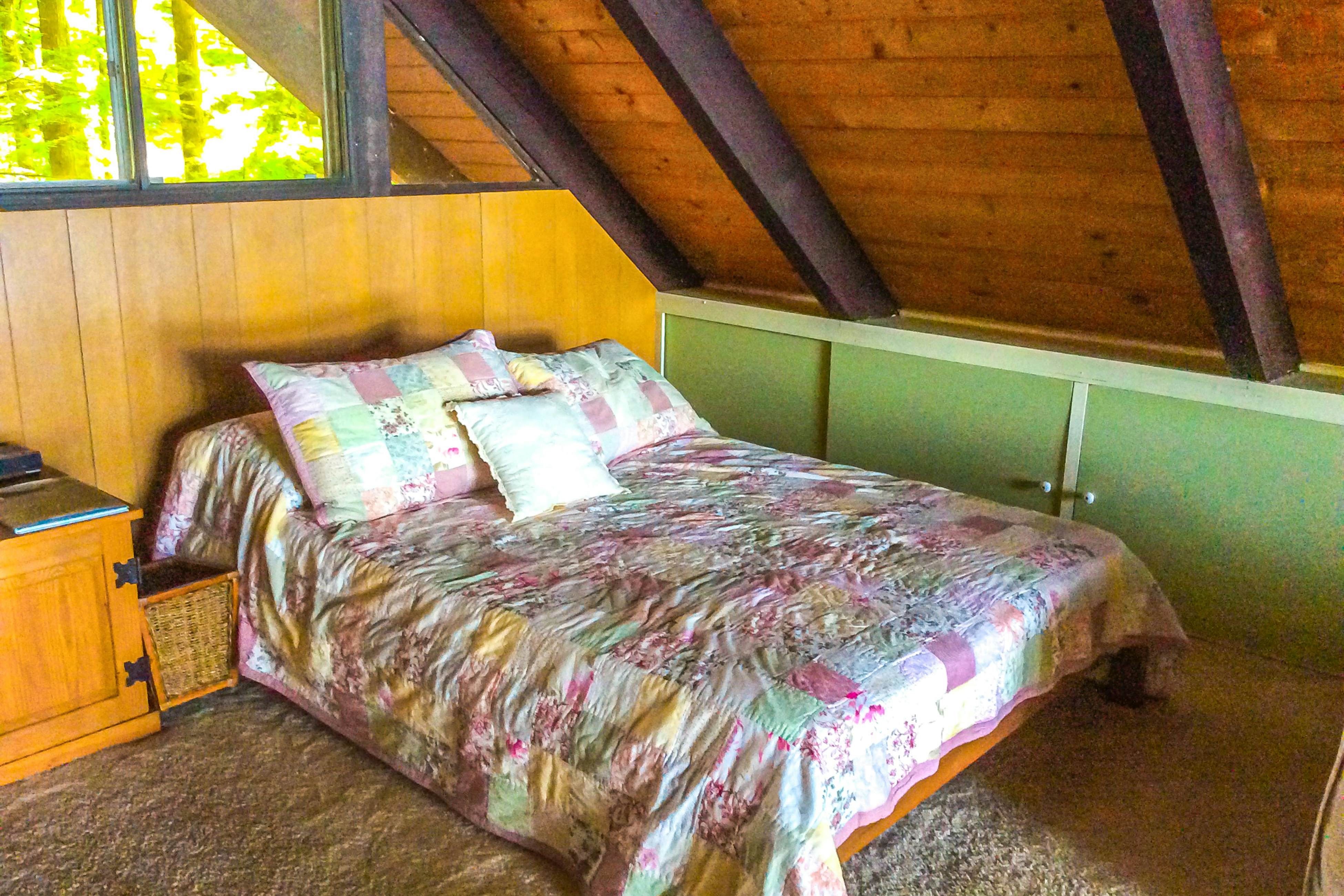 Lake Waukewan Chalet