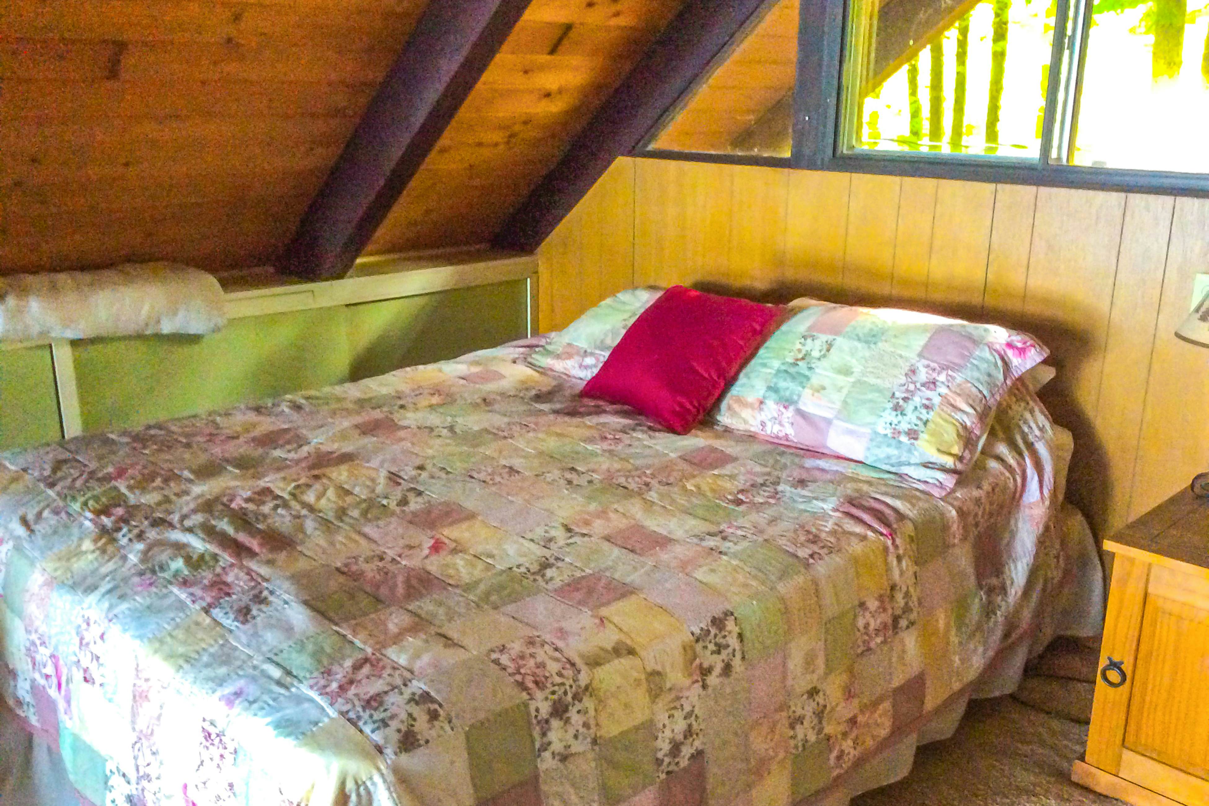 Lake Waukewan Chalet