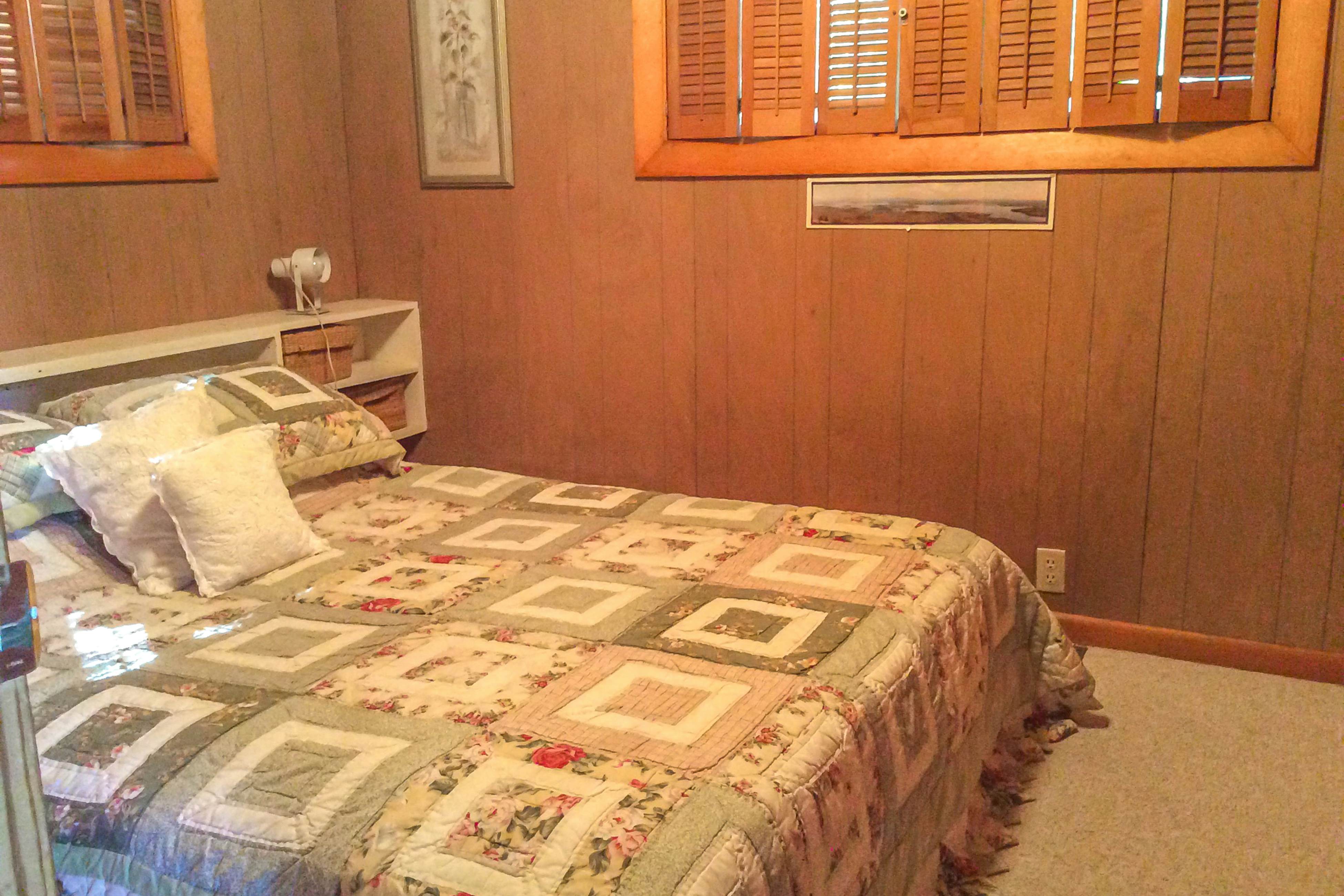 Lake Waukewan Chalet