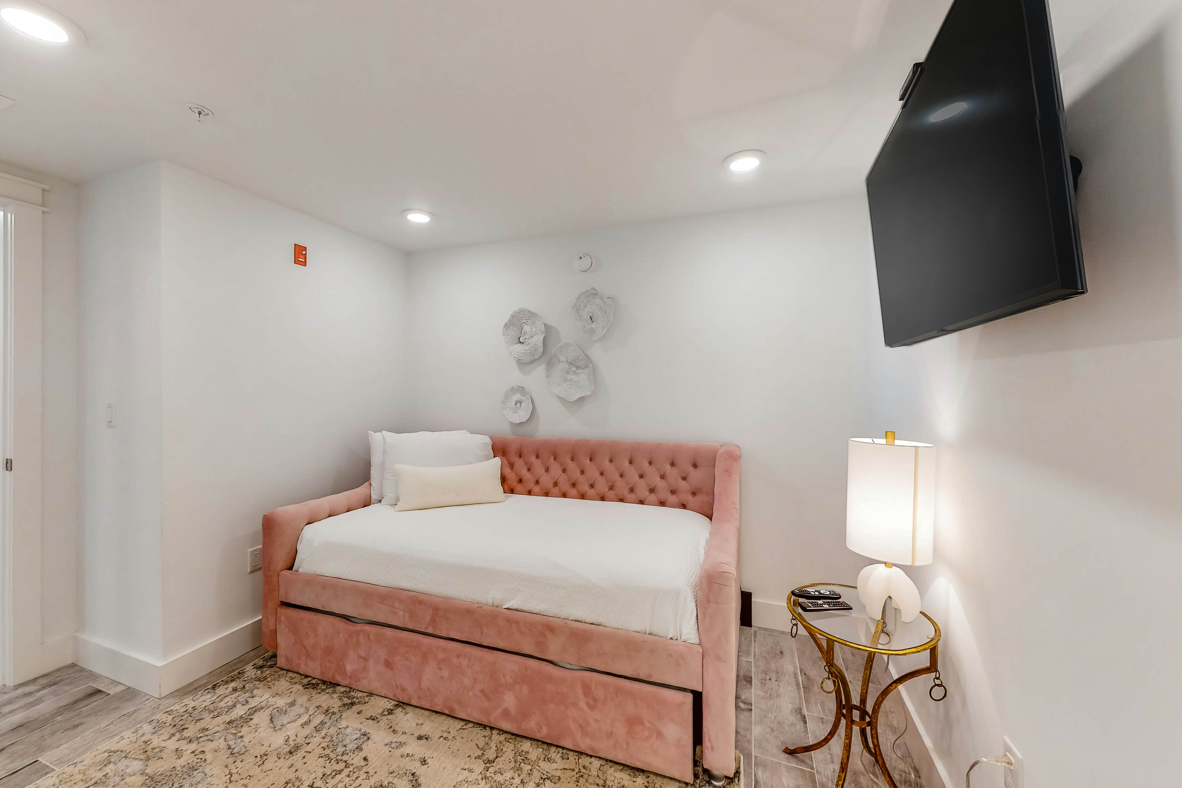 Blu 405-A Seaside Escape