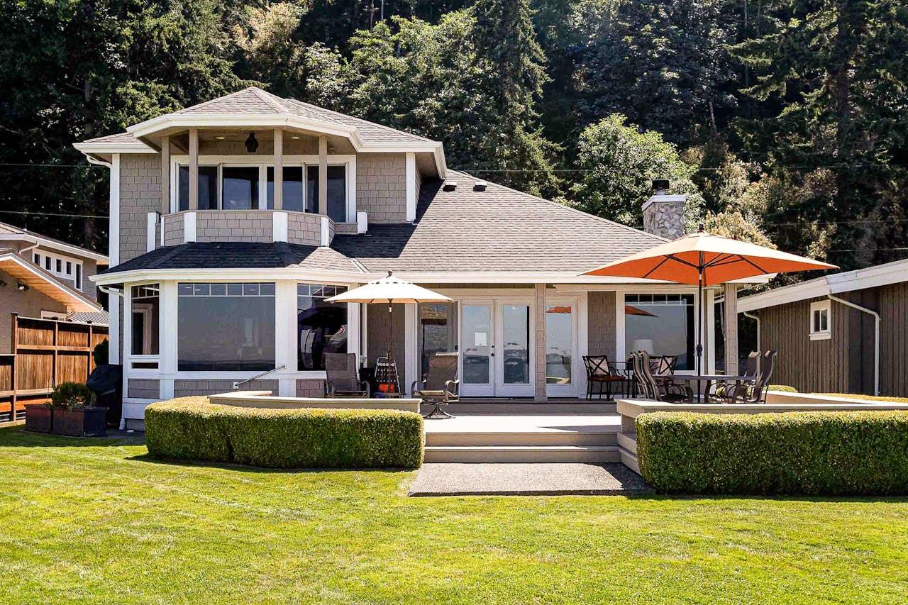 Misty Lady at Water's Edge 3 BD Freeland, WA Vacation Rental Vacasa