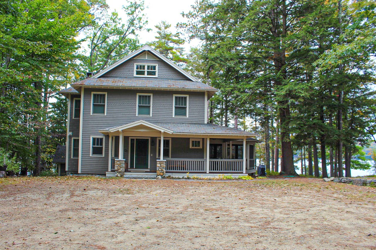 Lake Waukewan Gem & Guest House 8 BD Meredith, NH Vacation Rental