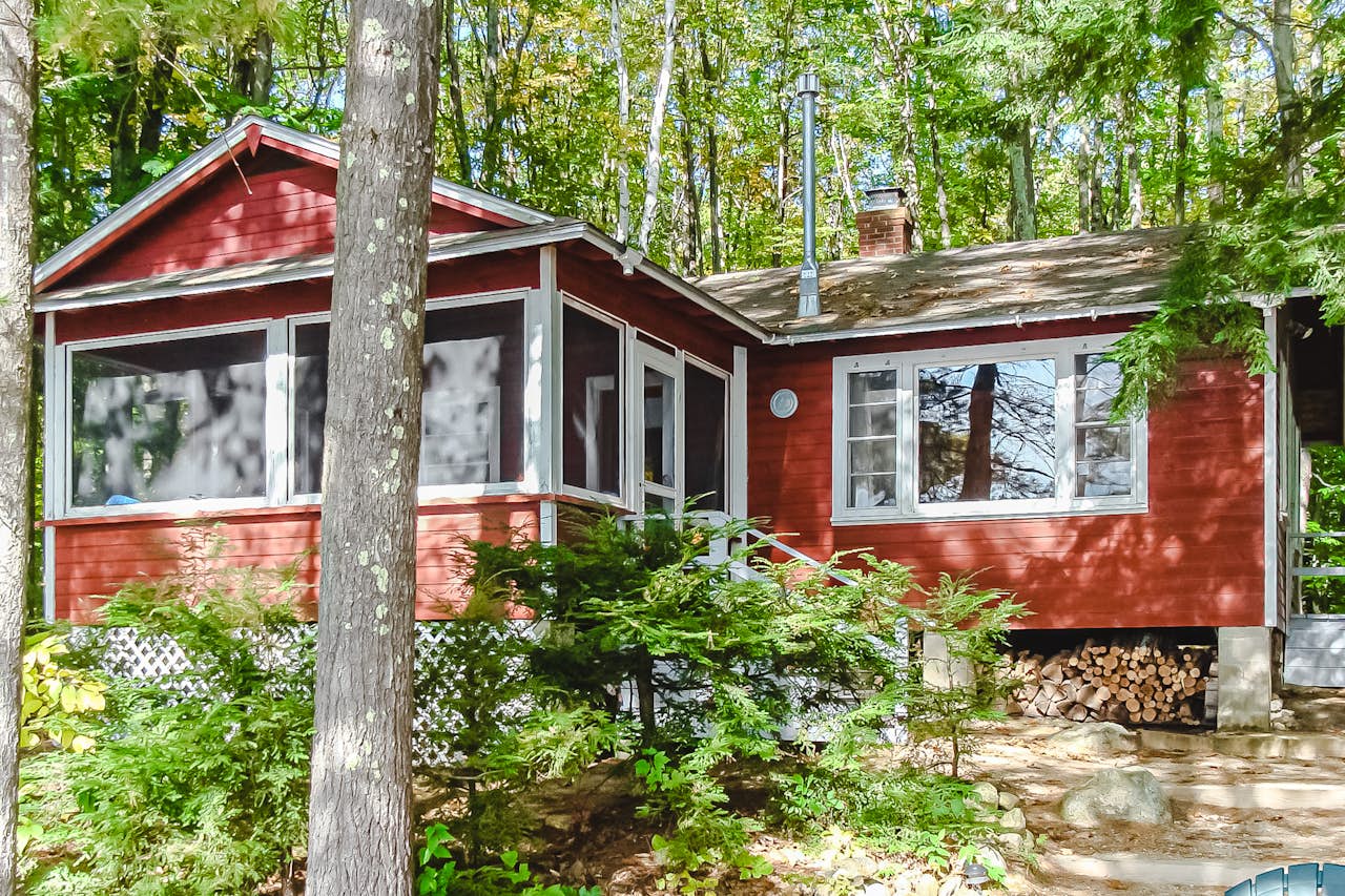 Winnipesaukee Lake Cottage 3 BD Moultonborough, NH Vacation Rental