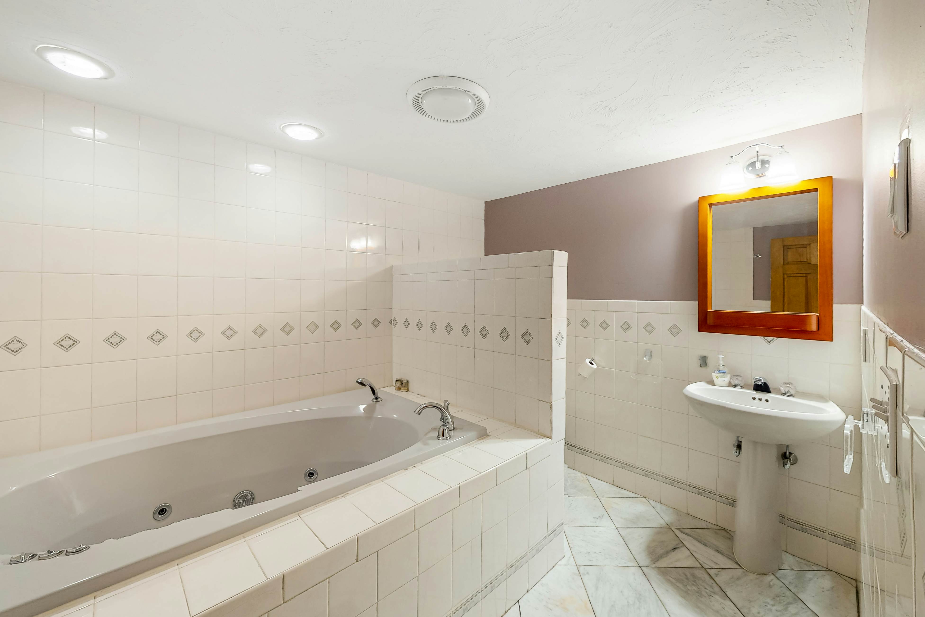 Center Barnstead Lake House 3 BD Center Barnstead, NH Vacation Rental