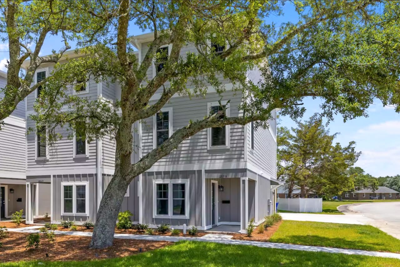 Beaufort Villas A&B Duplex 6 BD Beaufort, NC Vacation Rental Vacasa