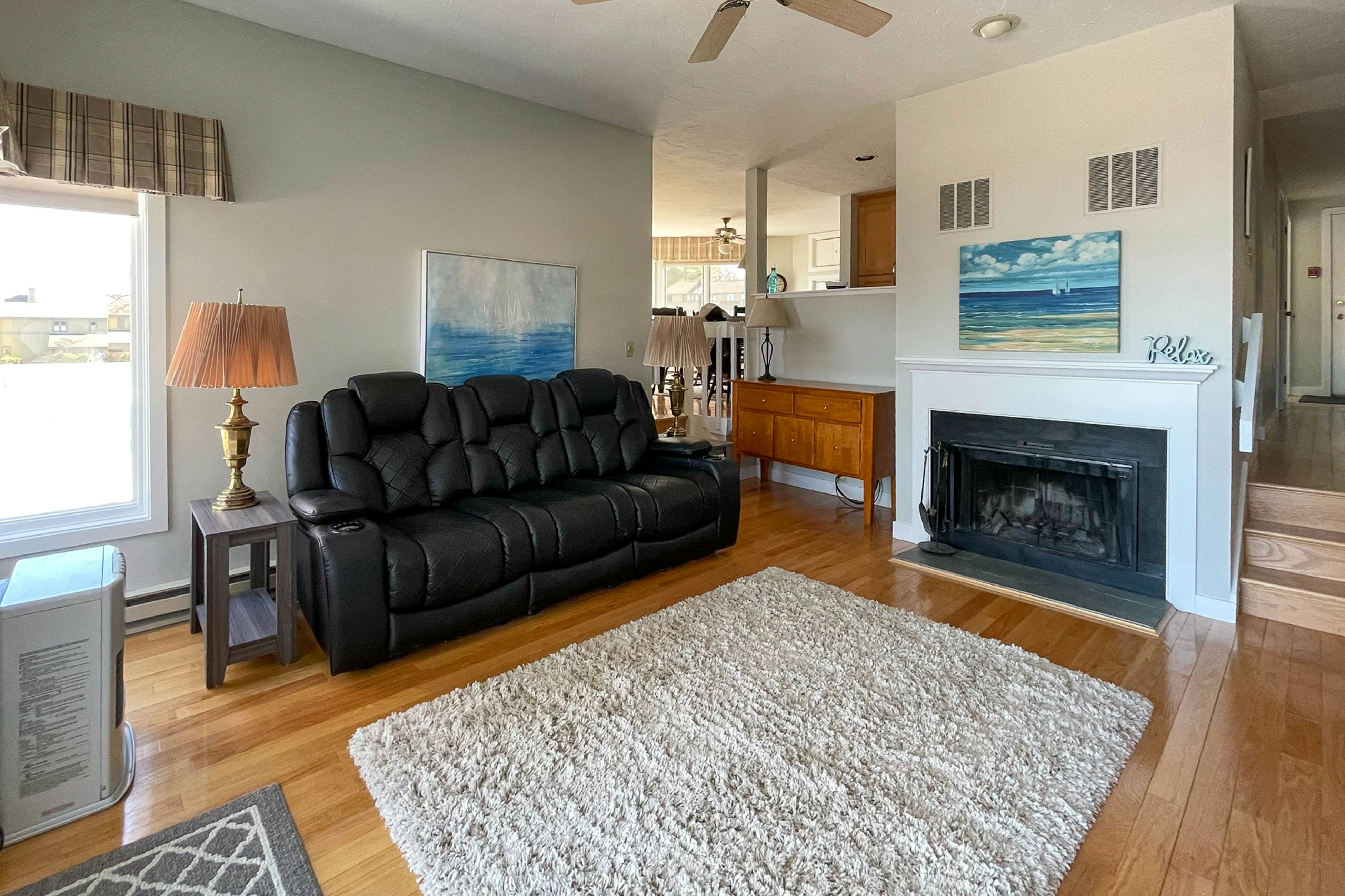 Lovely Samoset Beach Access Condo 3 BD Gilford, NH Vacation Rental Vacasa