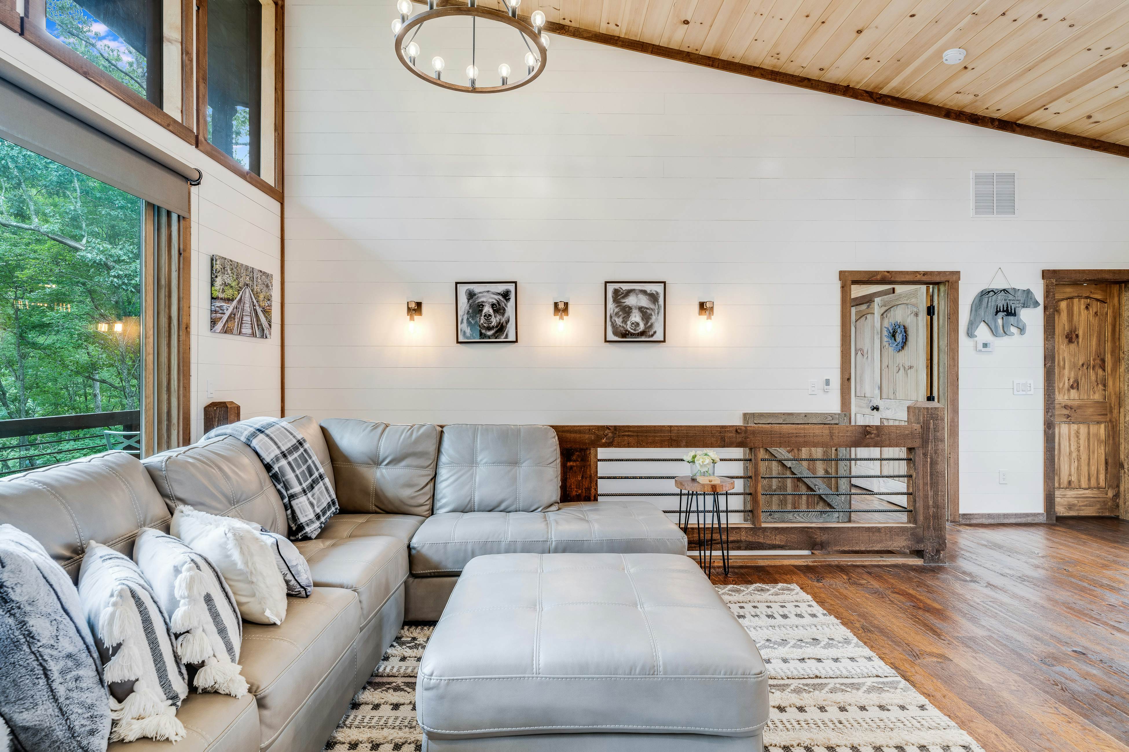 Grizzly Cabin 4 BD McCaysville, GA Vacation Rental Vacasa