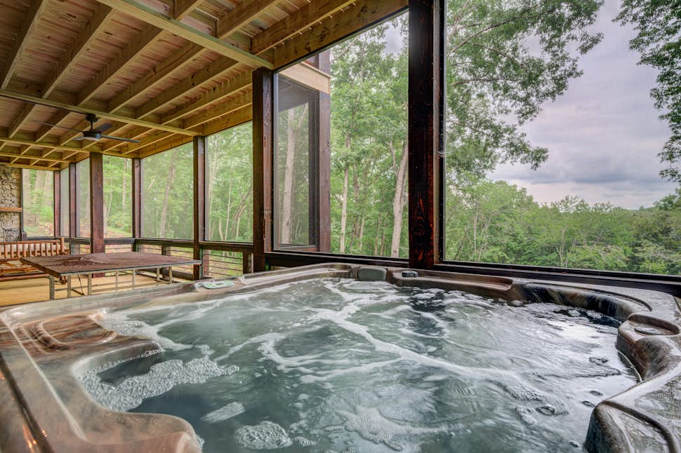 Grizzly Cabin 4 BD McCaysville, GA Vacation Rental Vacasa