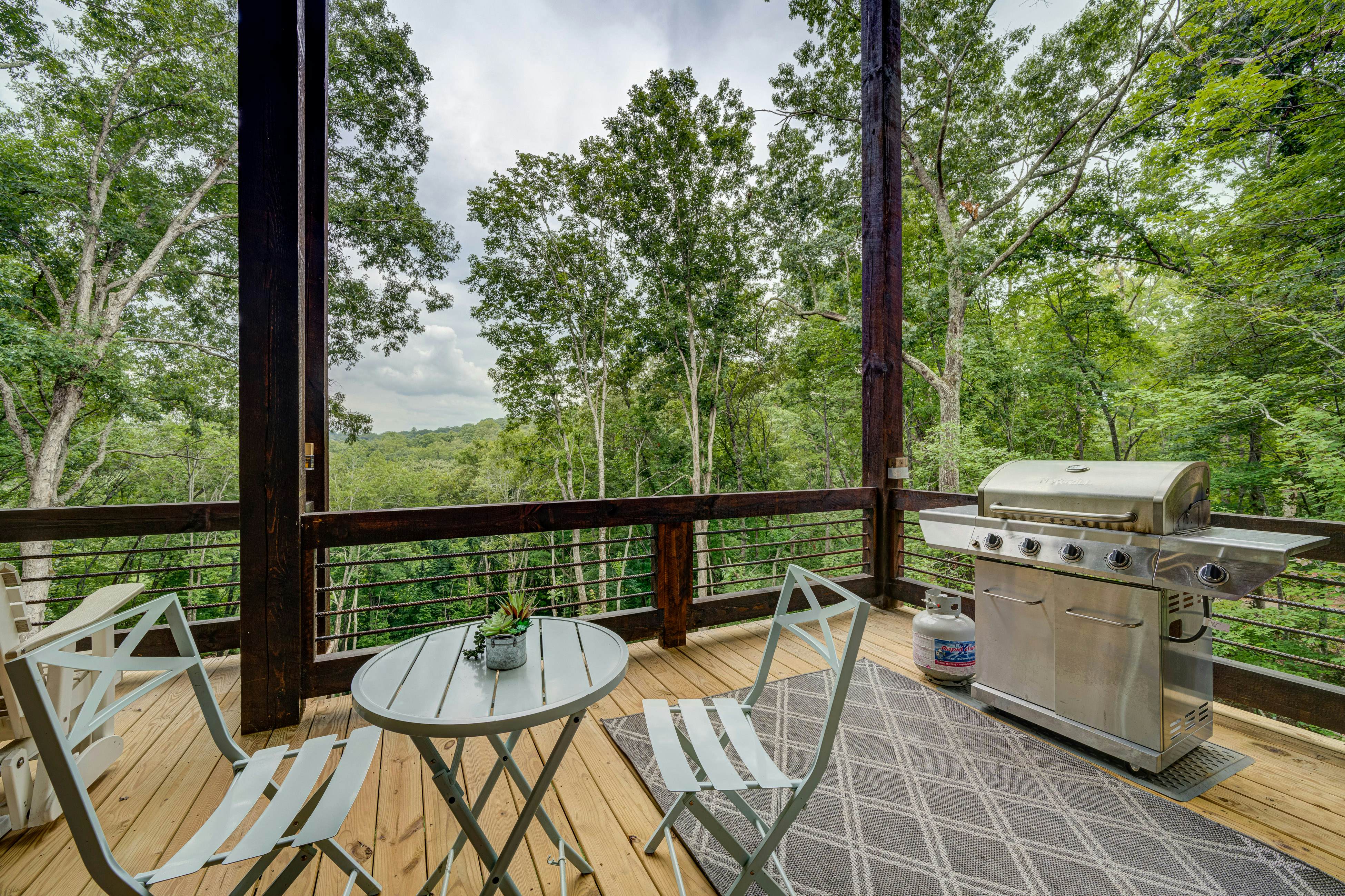 Grizzly Cabin 4 BD McCaysville, GA Vacation Rental Vacasa