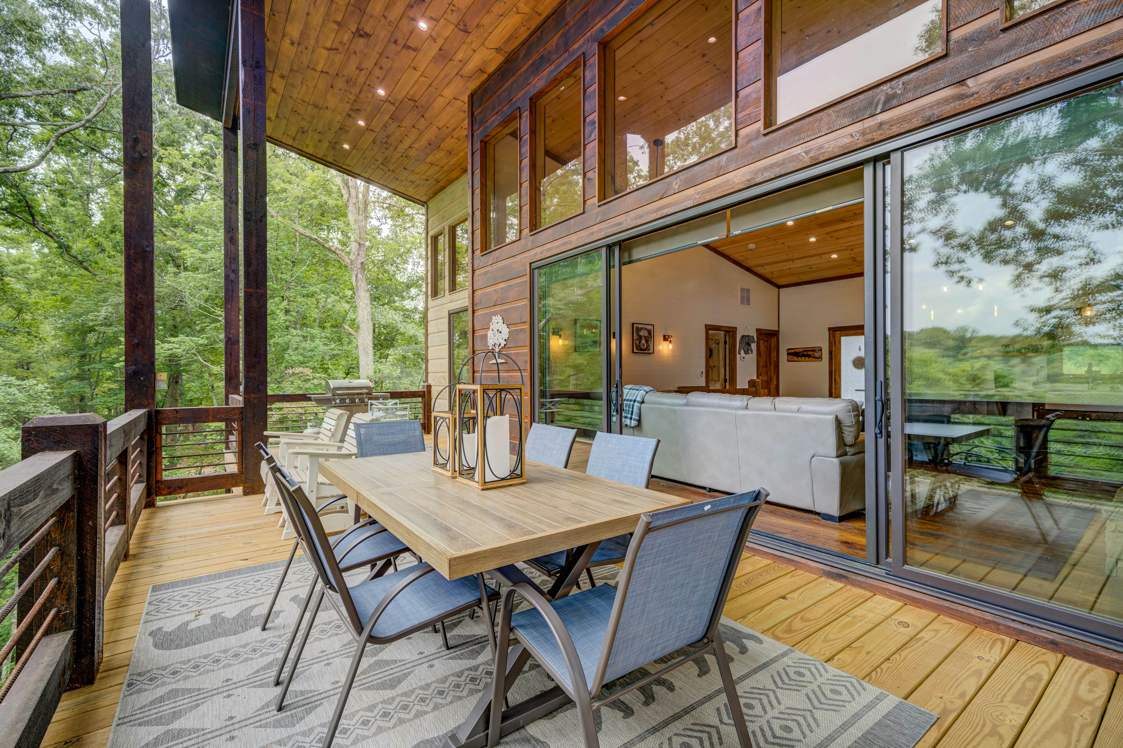 Grizzly Cabin 4 BD McCaysville, GA Vacation Rental Vacasa