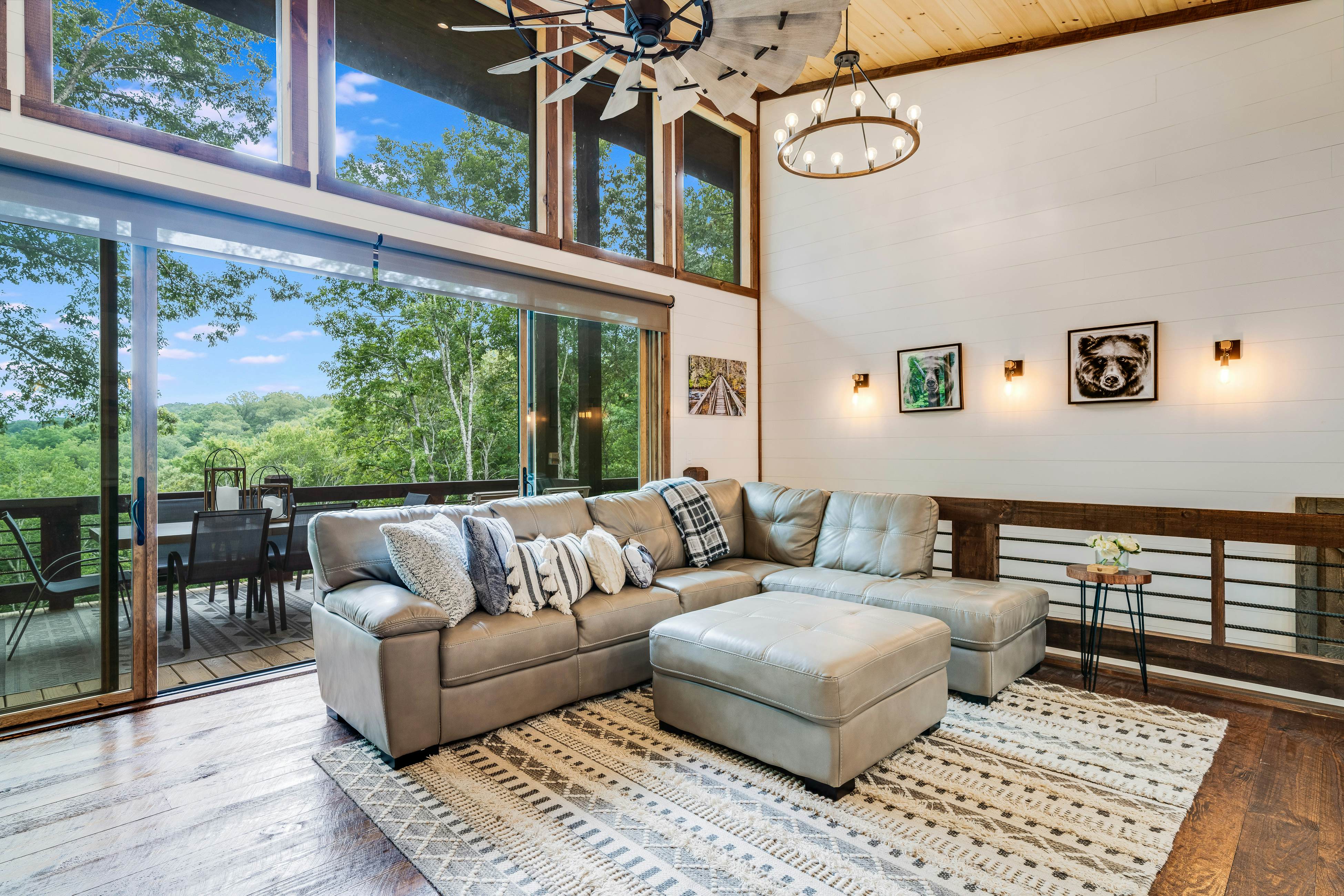 Grizzly Cabin 4 BD McCaysville, GA Vacation Rental Vacasa