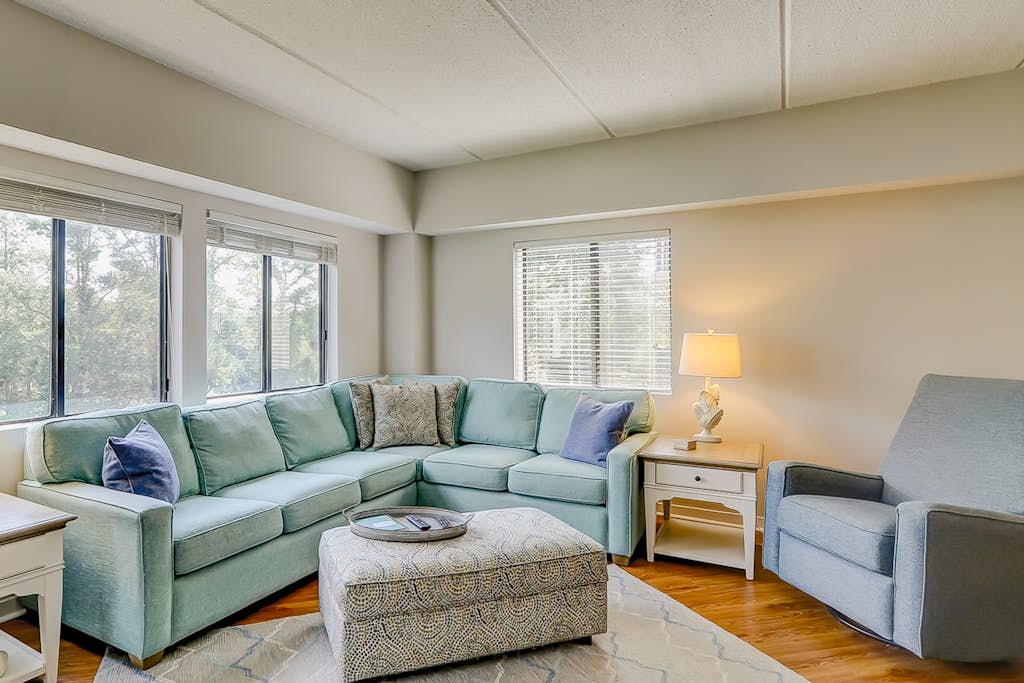 Third-floor condo with pool & tennis courts - steps to Coligny Beach & Plaza — Hilton Head, SC — vacation rental