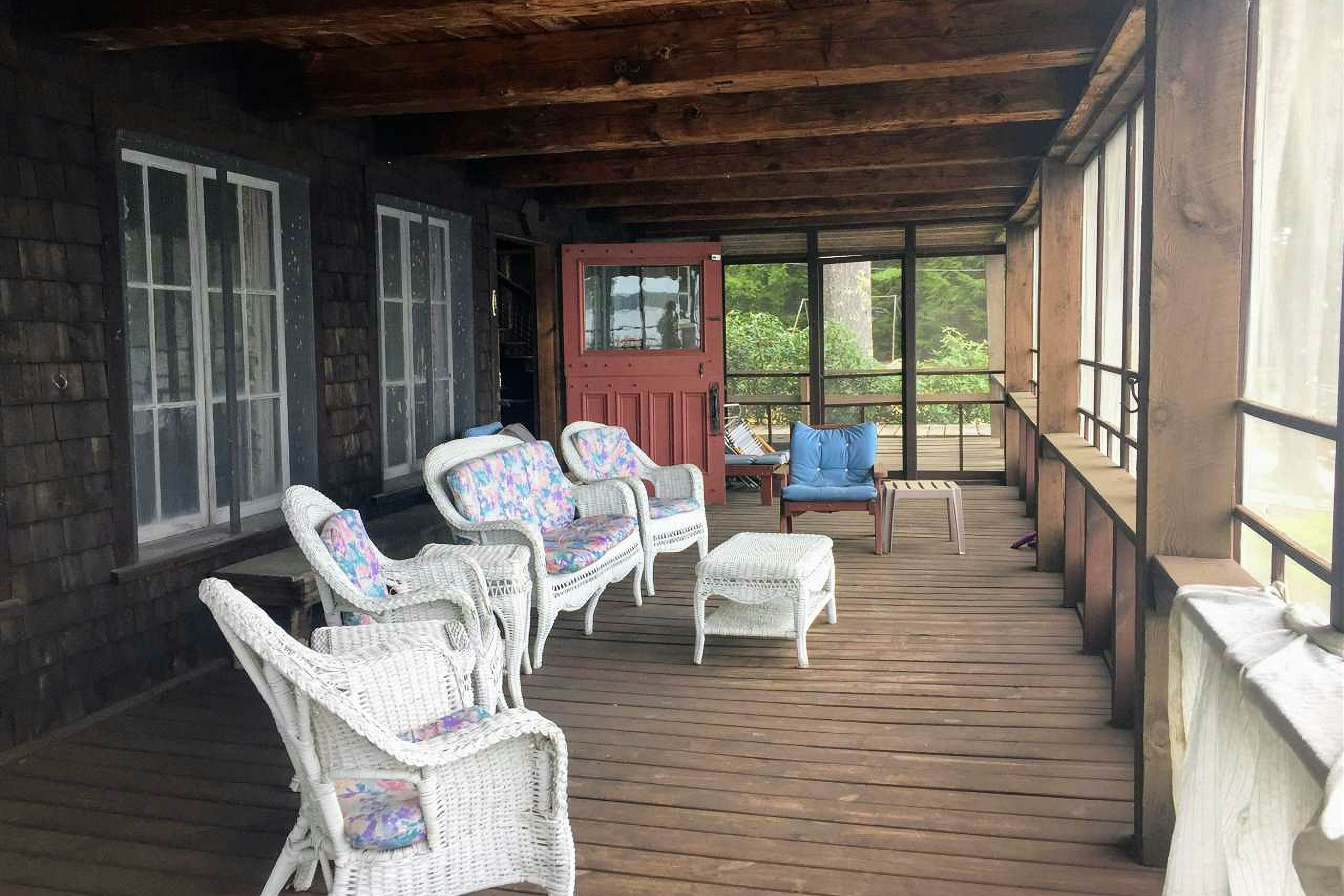 Meredith Lakefront Lodge on Lake Winnipesaukee 4 BD Meredith, NH