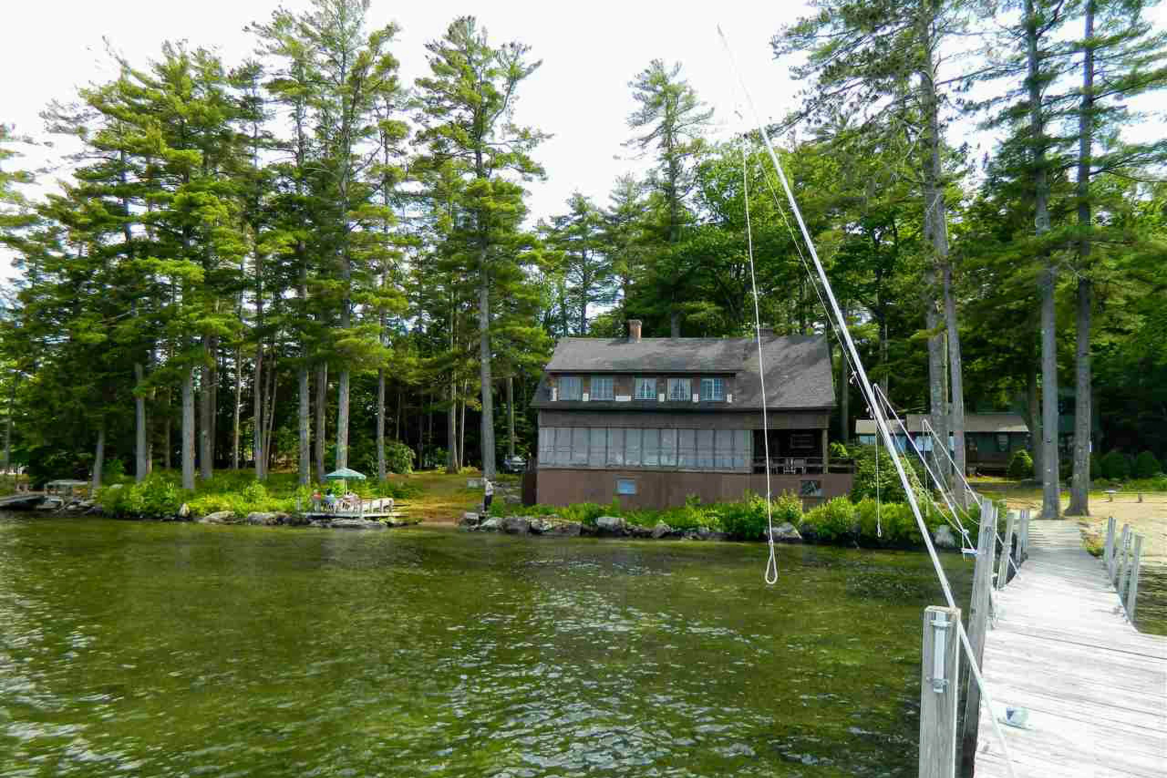 Meredith Lakefront Lodge on Lake Winnipesaukee 4 BD Meredith, NH