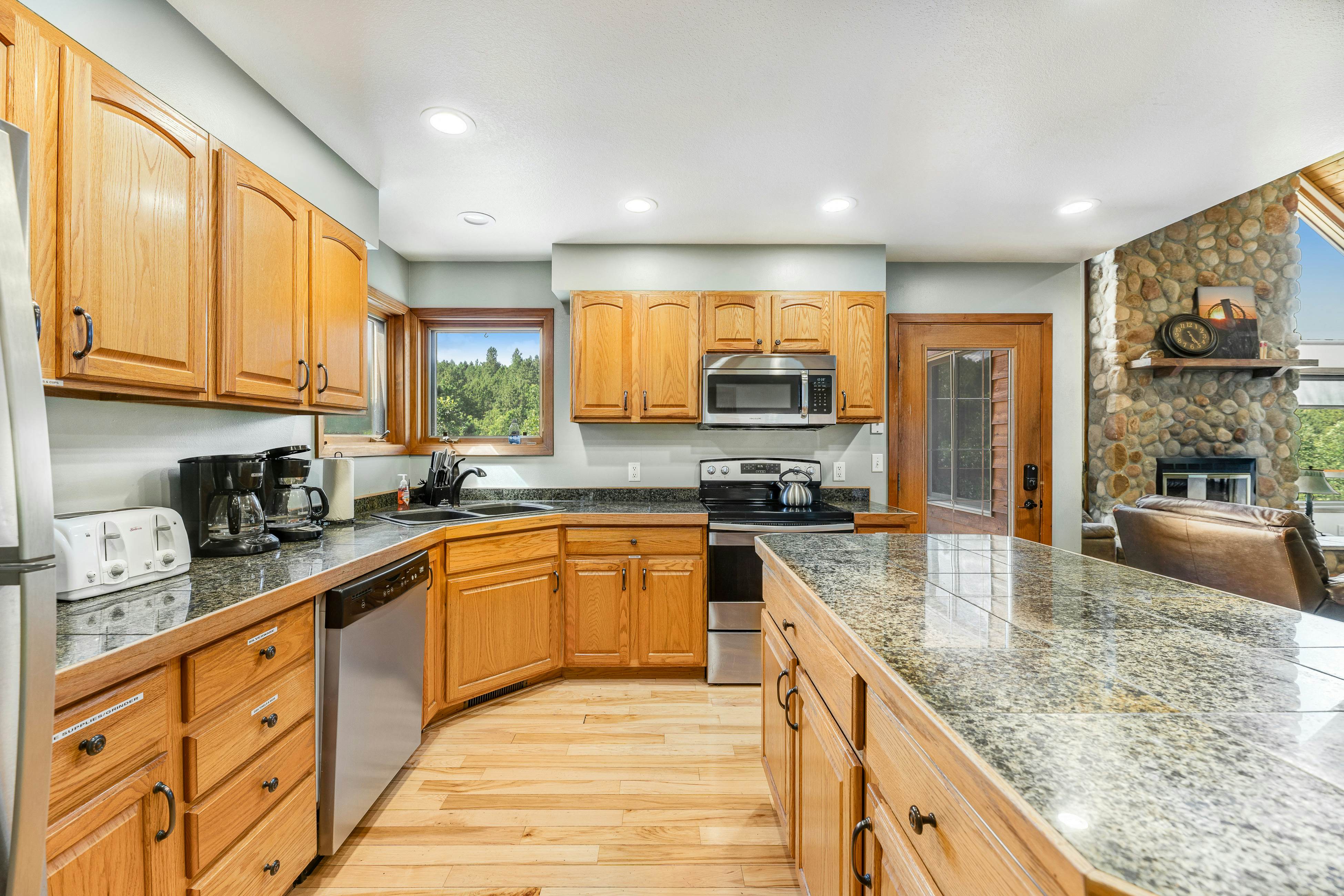 Aces and Eights Lodge