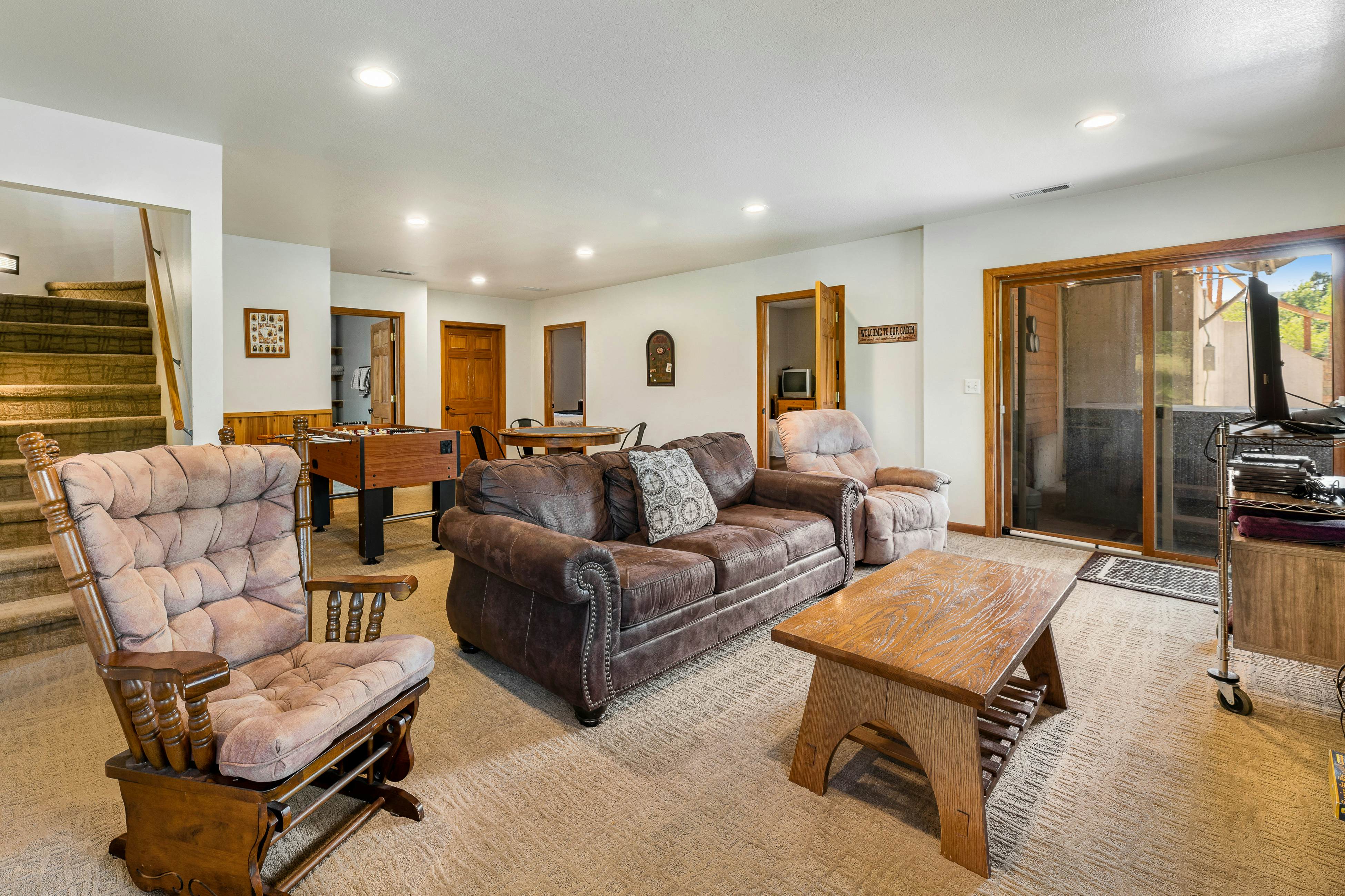 Aces and Eights Lodge