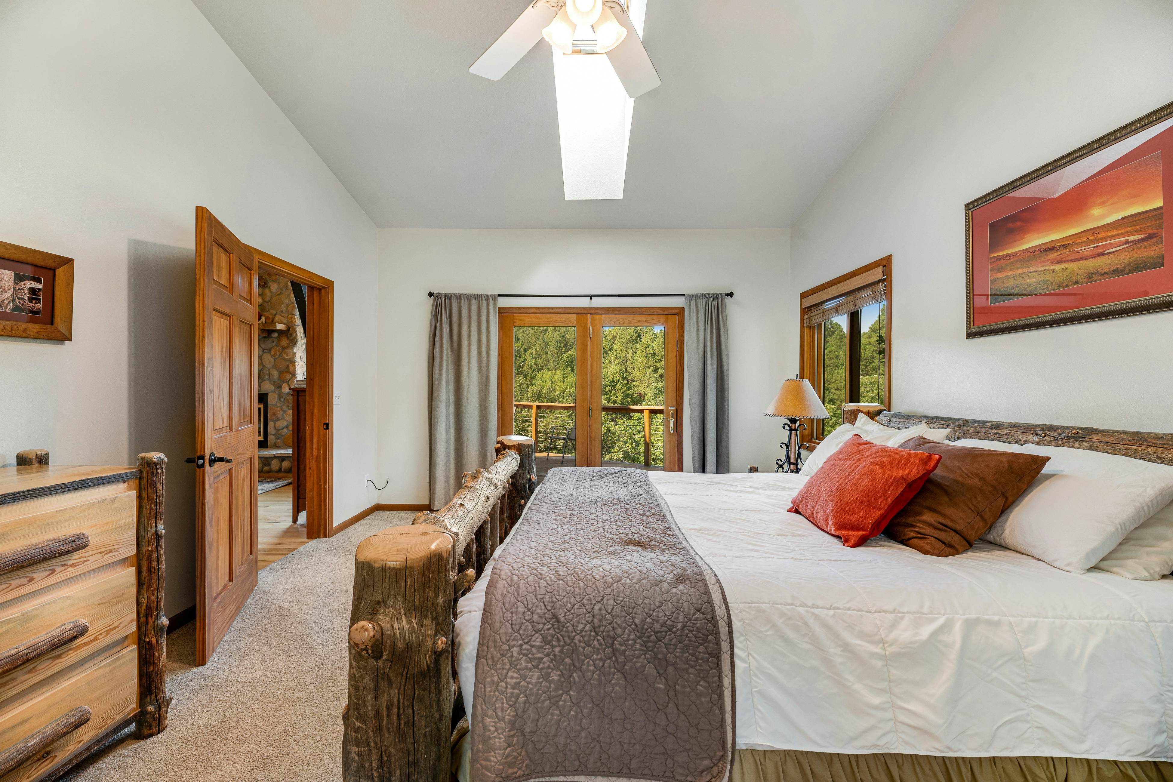 Aces and Eights Lodge