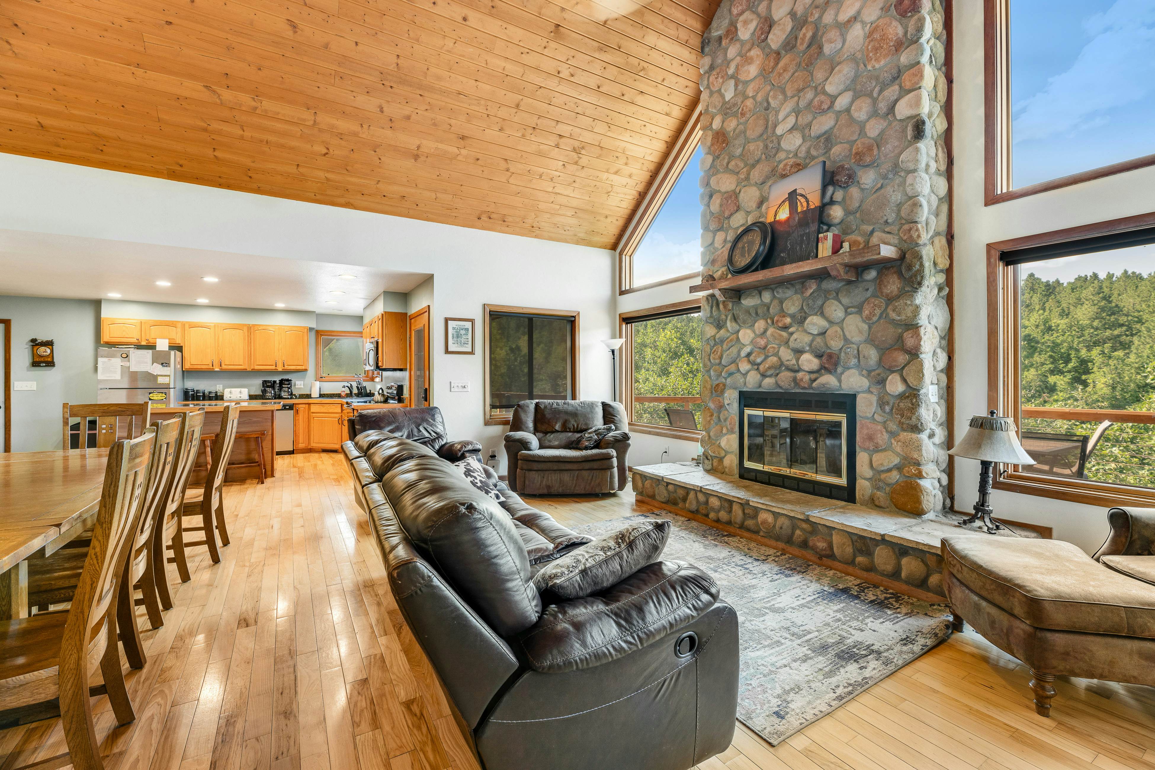 Aces and Eights Lodge