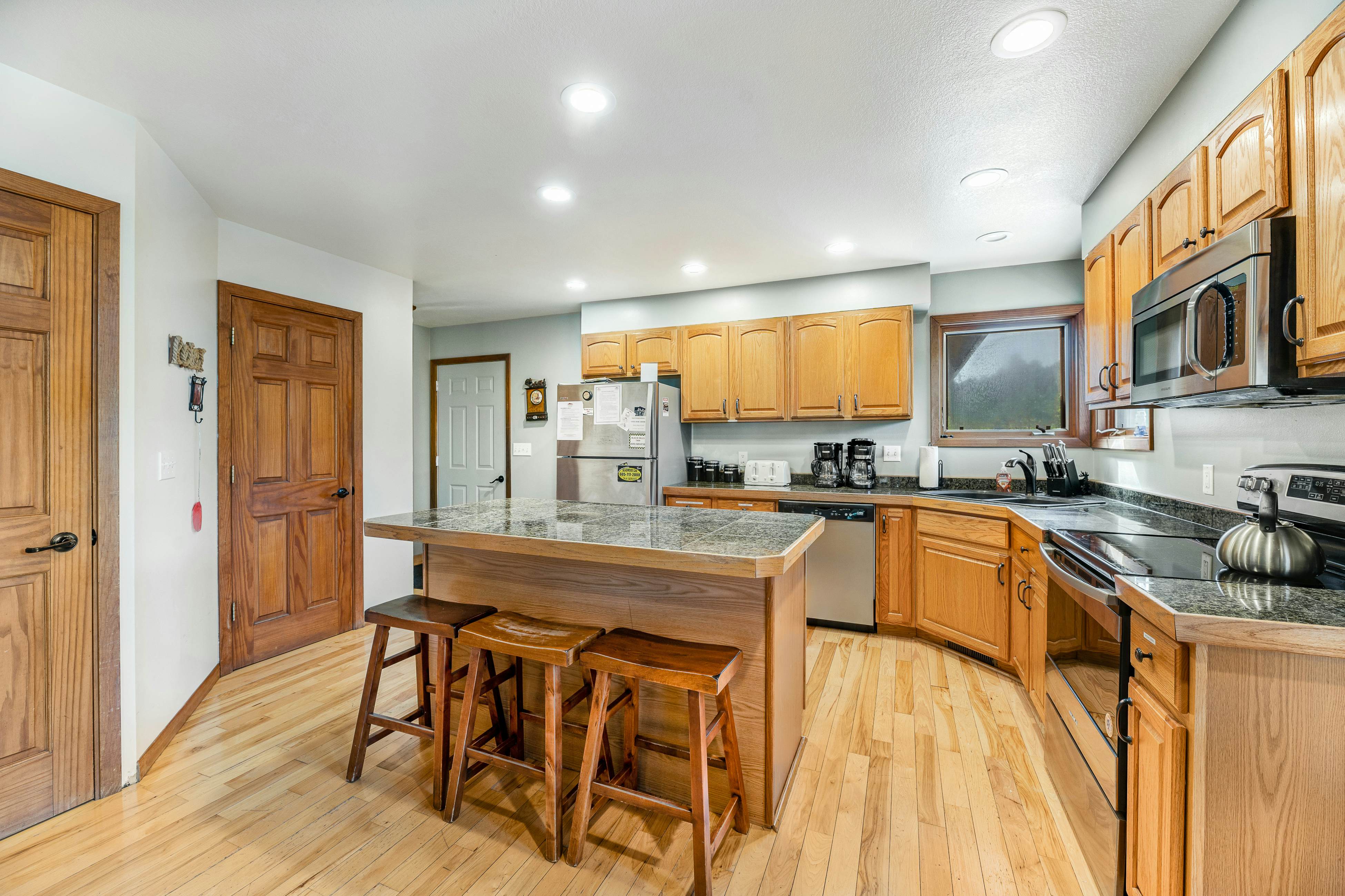 Aces and Eights Lodge