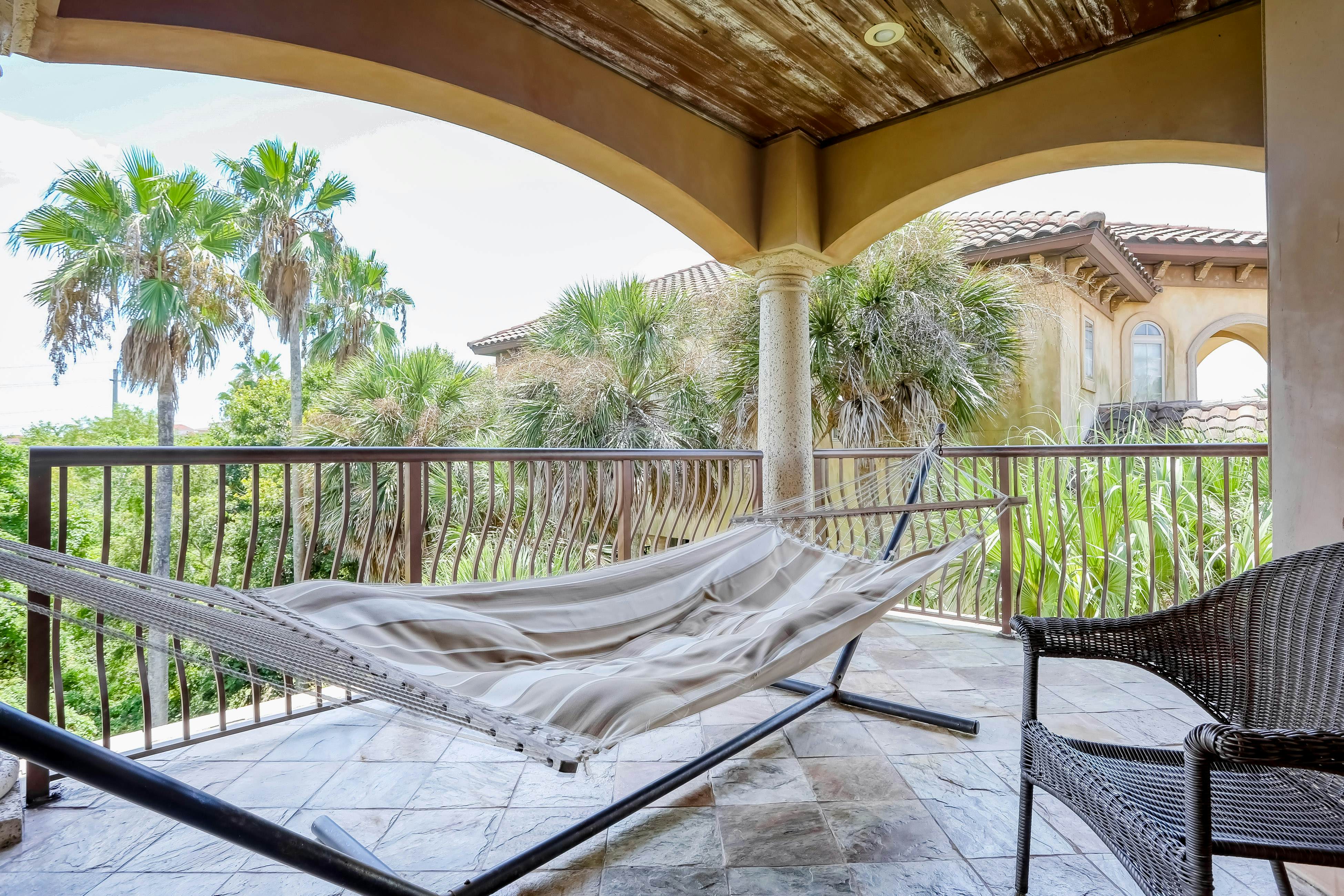 Villa St Tropez 4 BD Miramar Beach, FL Vacation Rental Vacasa