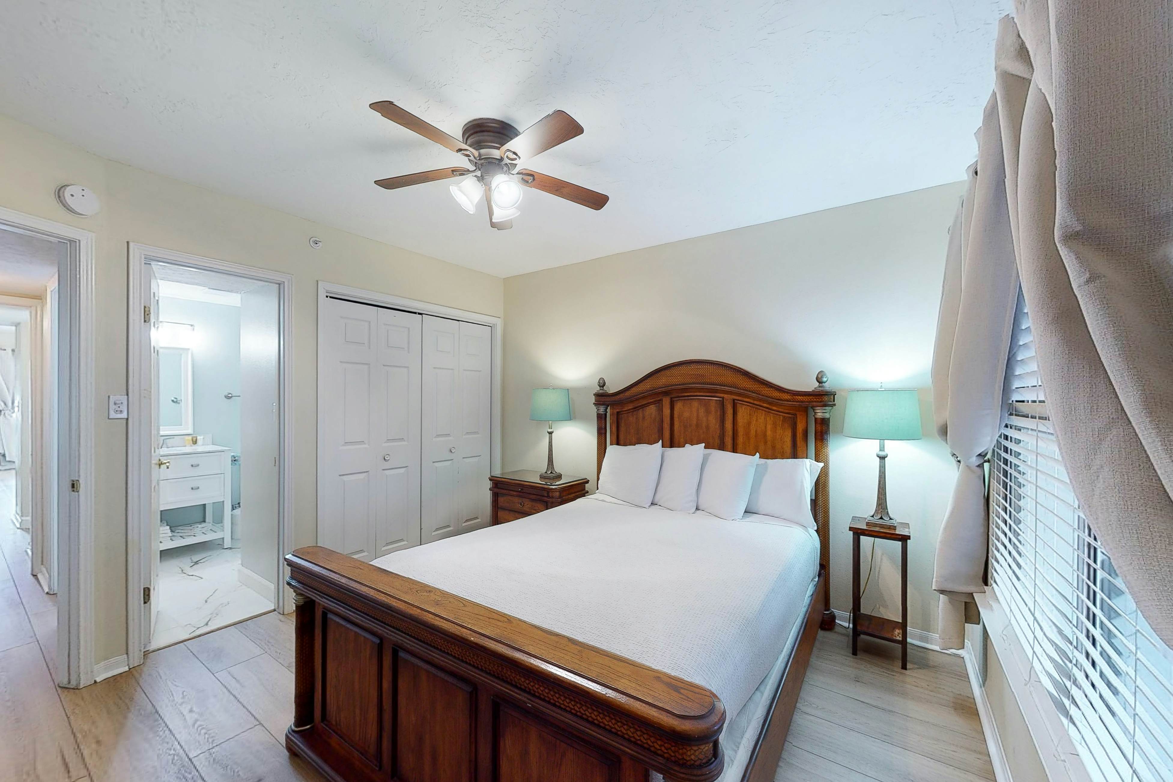 Emerald Towers West 5001