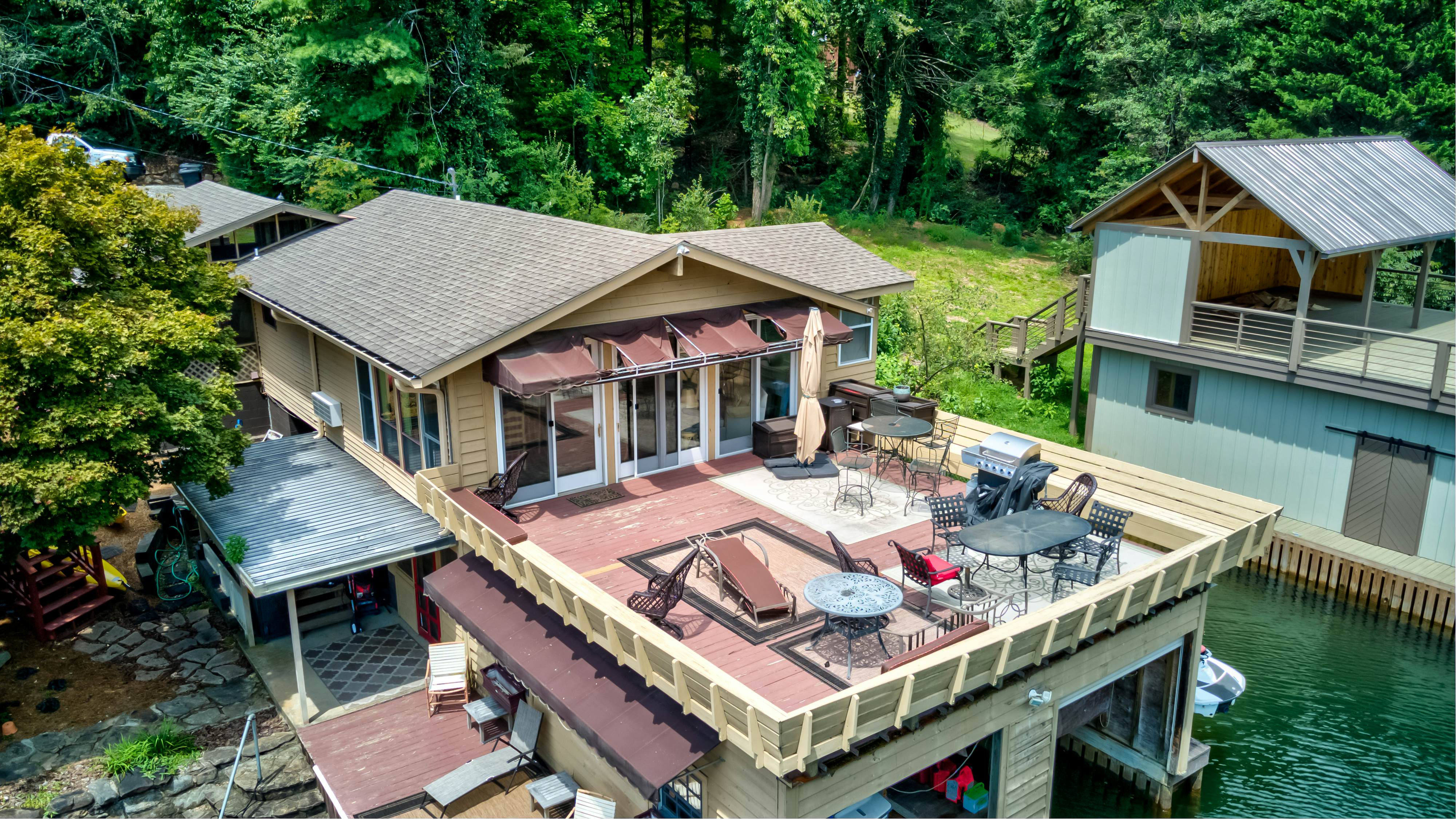 On The Lake - Guest House