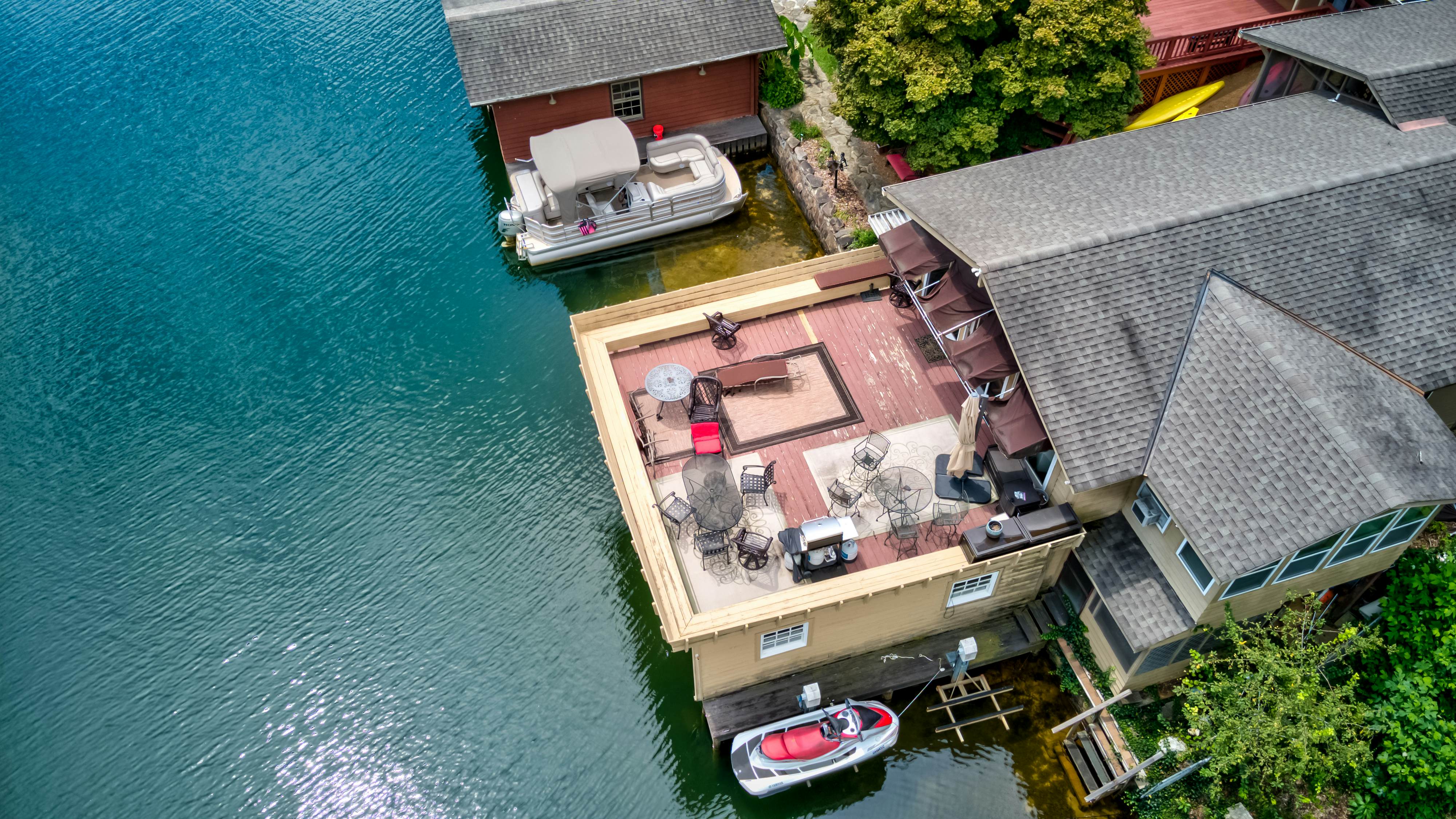 On The Lake - Guest House