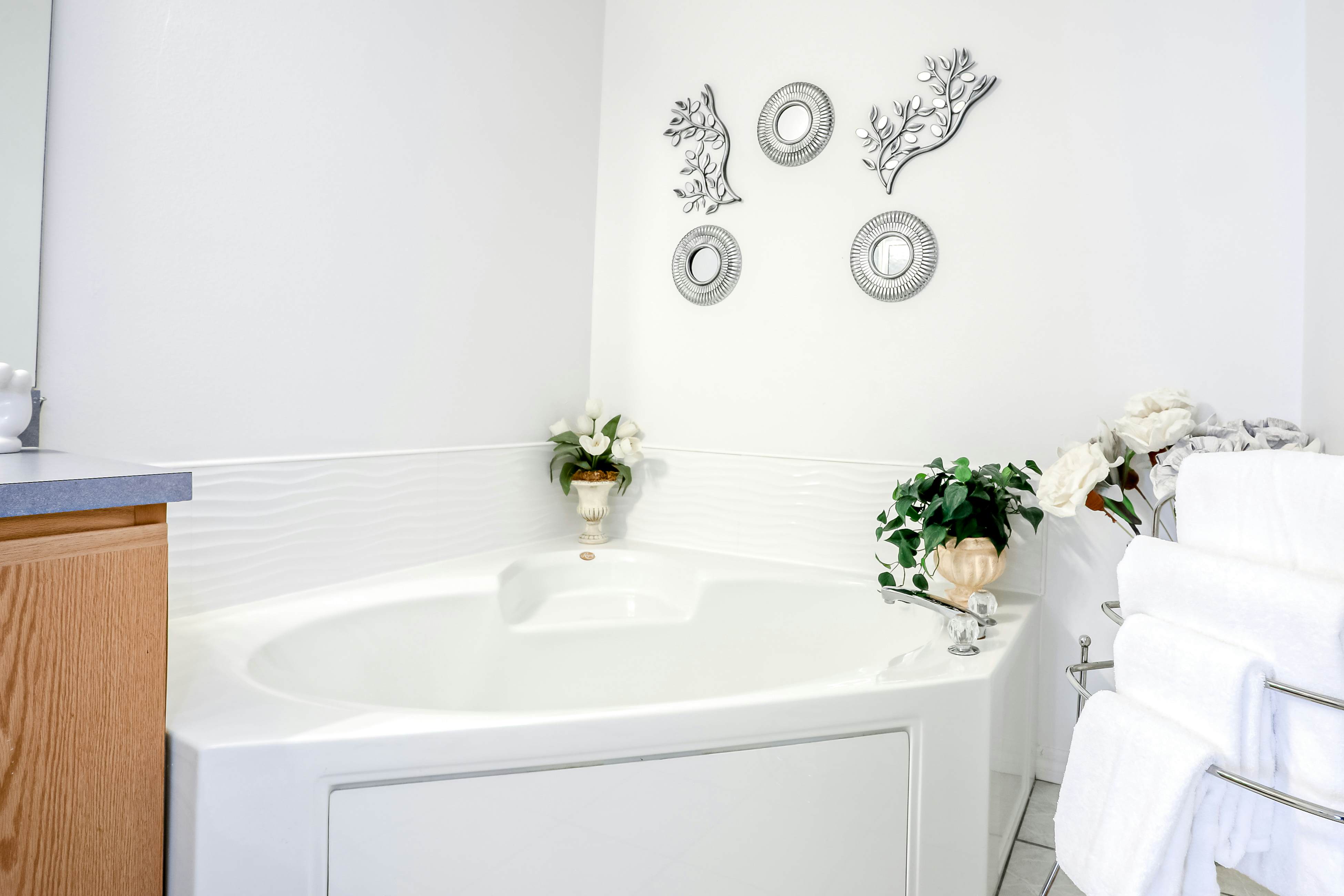 Bright and Cozy Escape - The Hamlets