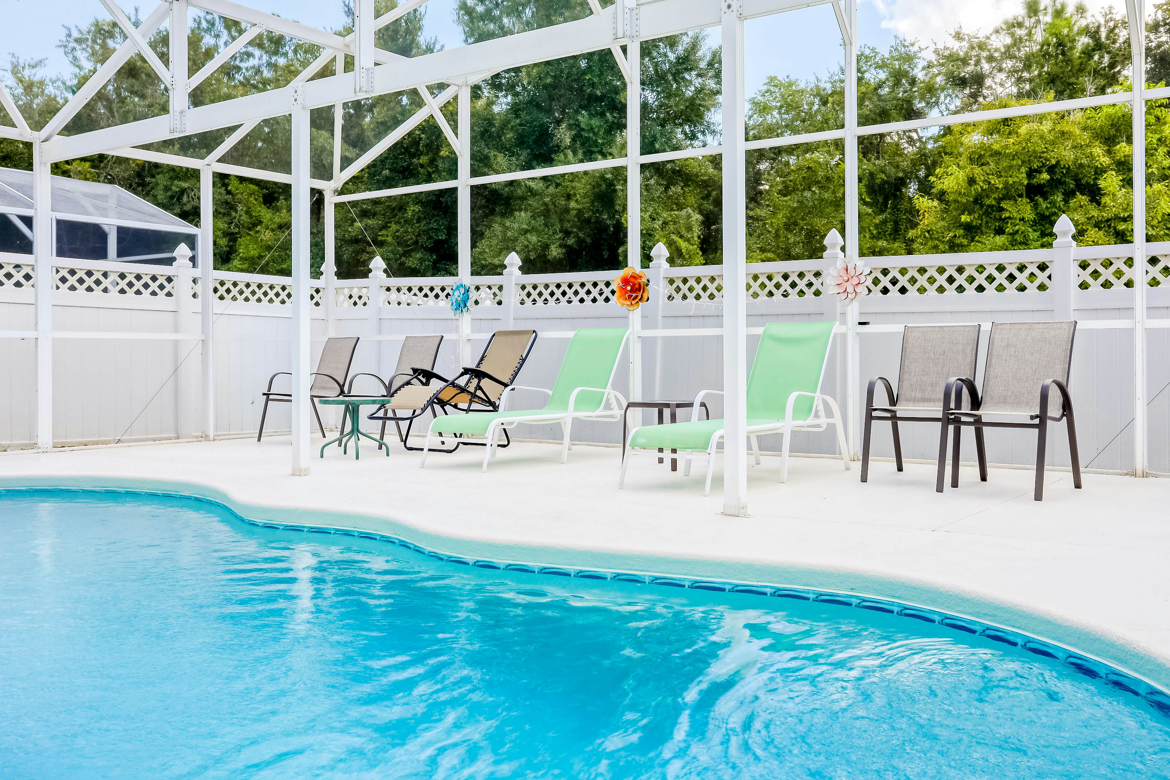 Bright and Cozy Escape - The Hamlets