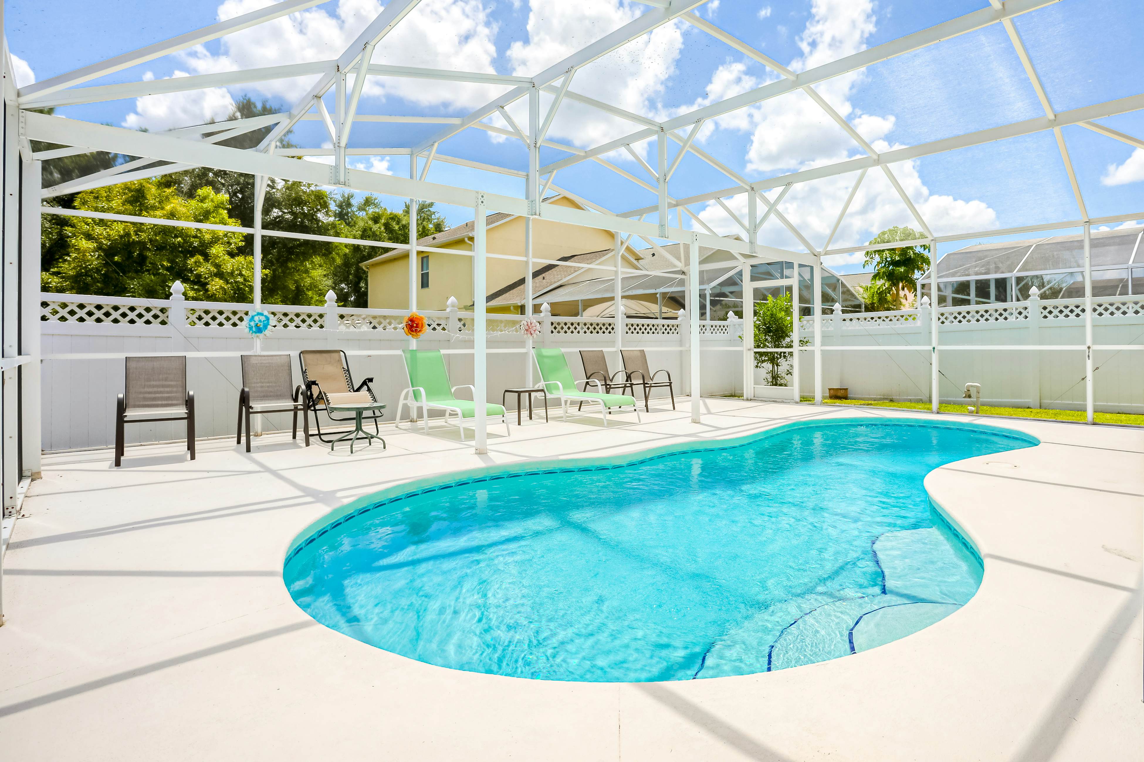 Bright and Cozy Escape - The Hamlets