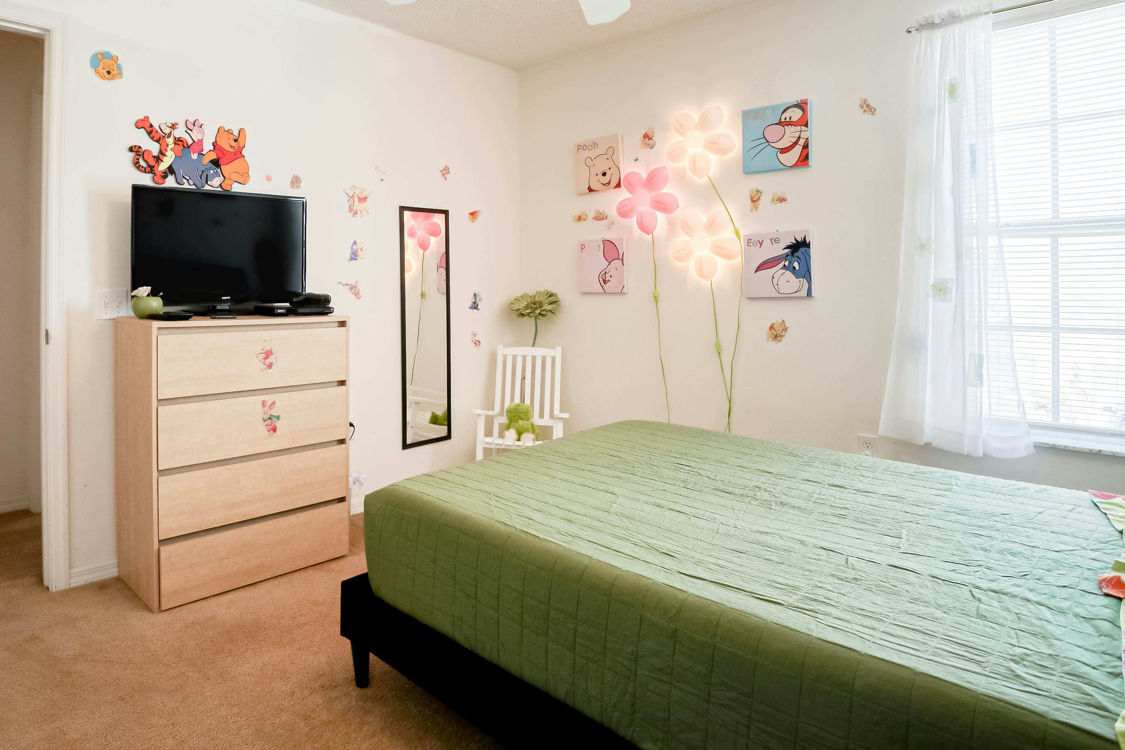 Bright and Cozy Escape - The Hamlets